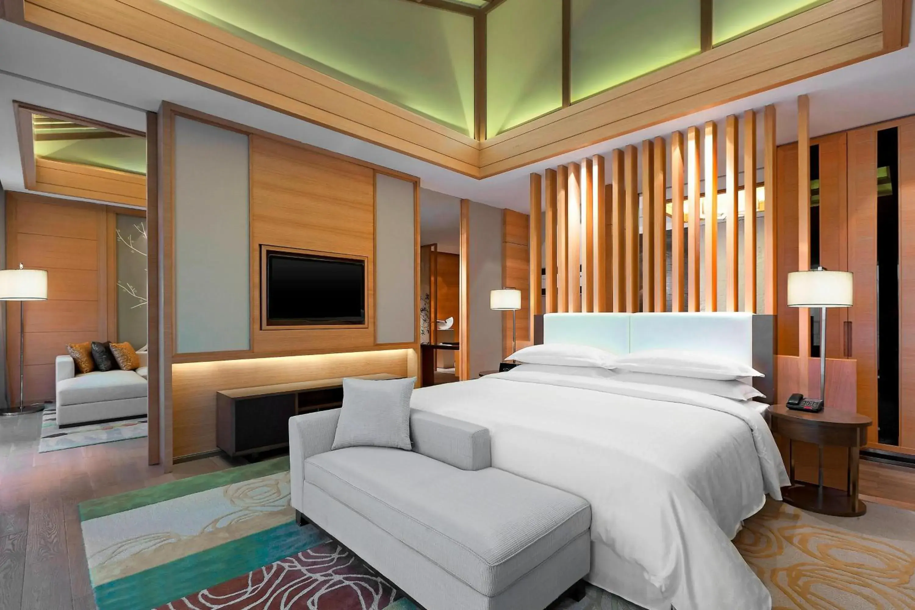 Deluxe Suite, Concierge lounge access, 1 Bedroom Suite in Sheraton Grand Hangzhou Wetland Park Resort Deluxe Suite, Concierge lounge access, 1 Bedroom Suite in Sheraton Grand Hangzhou Wetland Park Resort