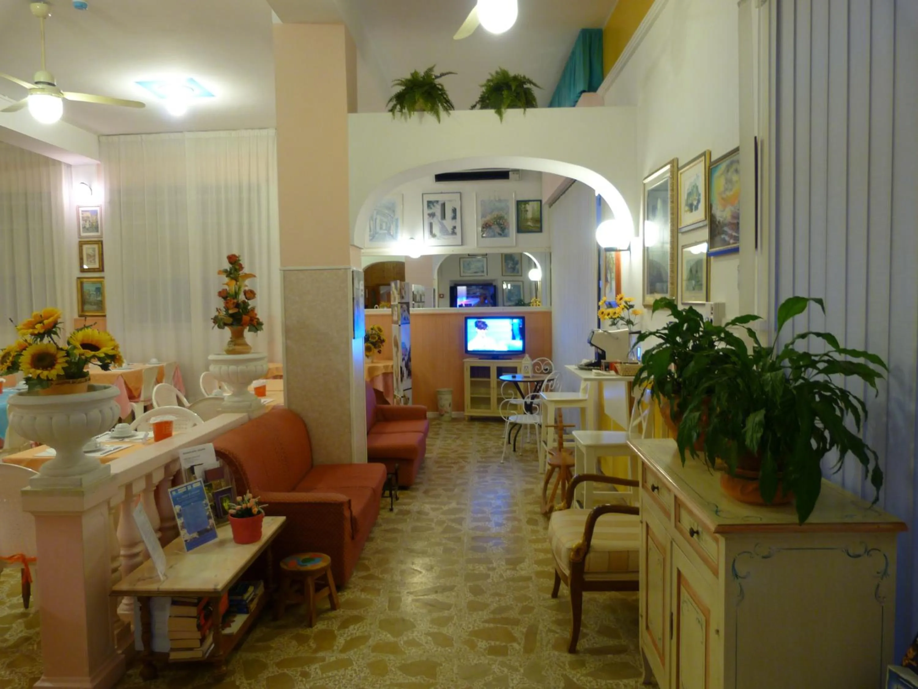 Restaurant/places to eat in Hotel Bologna