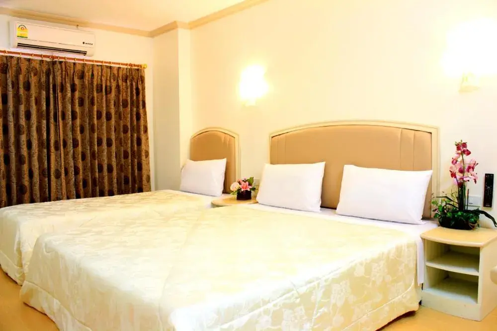 Standard Triple Room in P.A. Ville Hotel Standard Triple Room in P.A. Ville Hotel