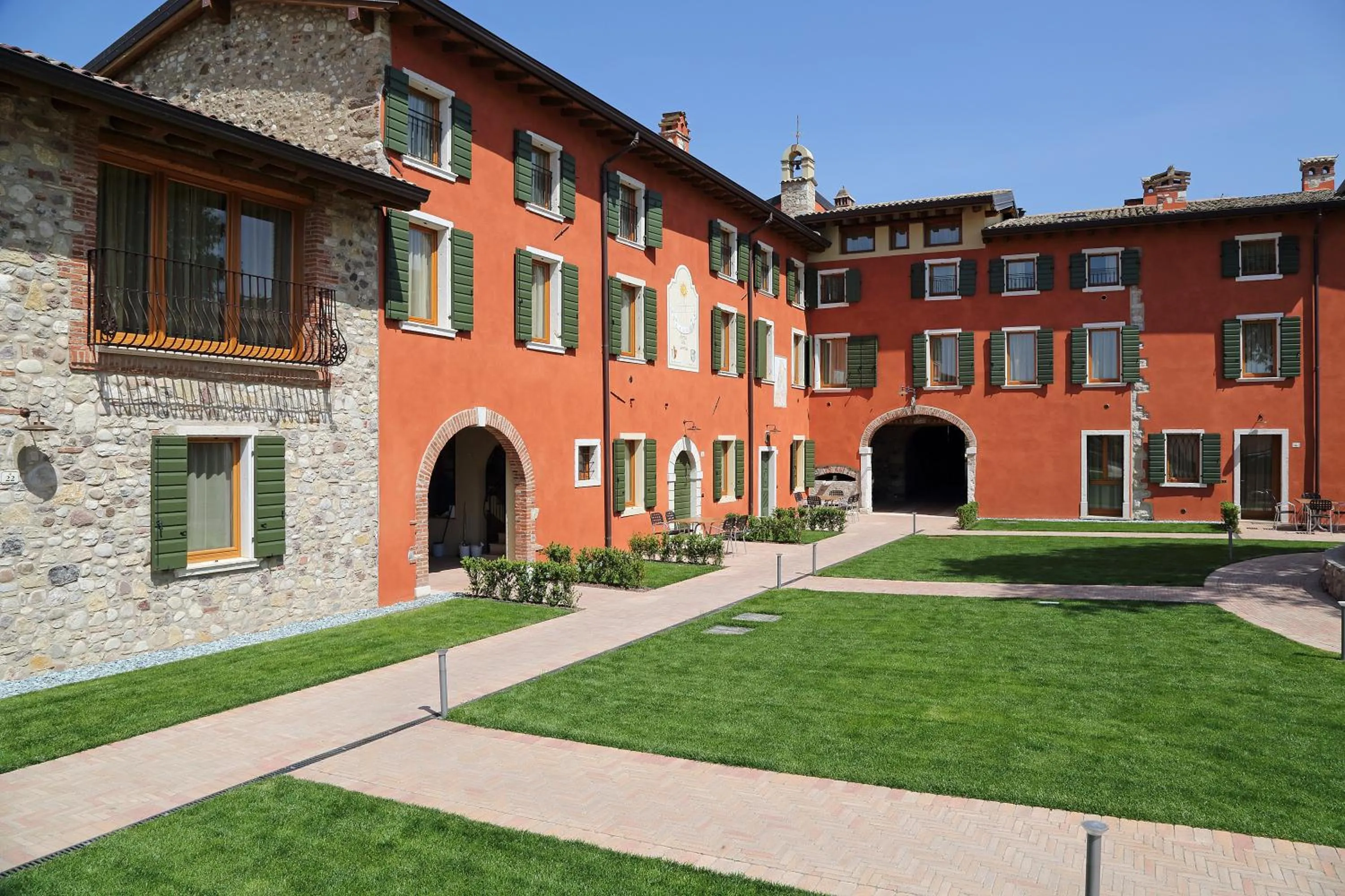 Facade/entrance in Residence Borgo Mondragon