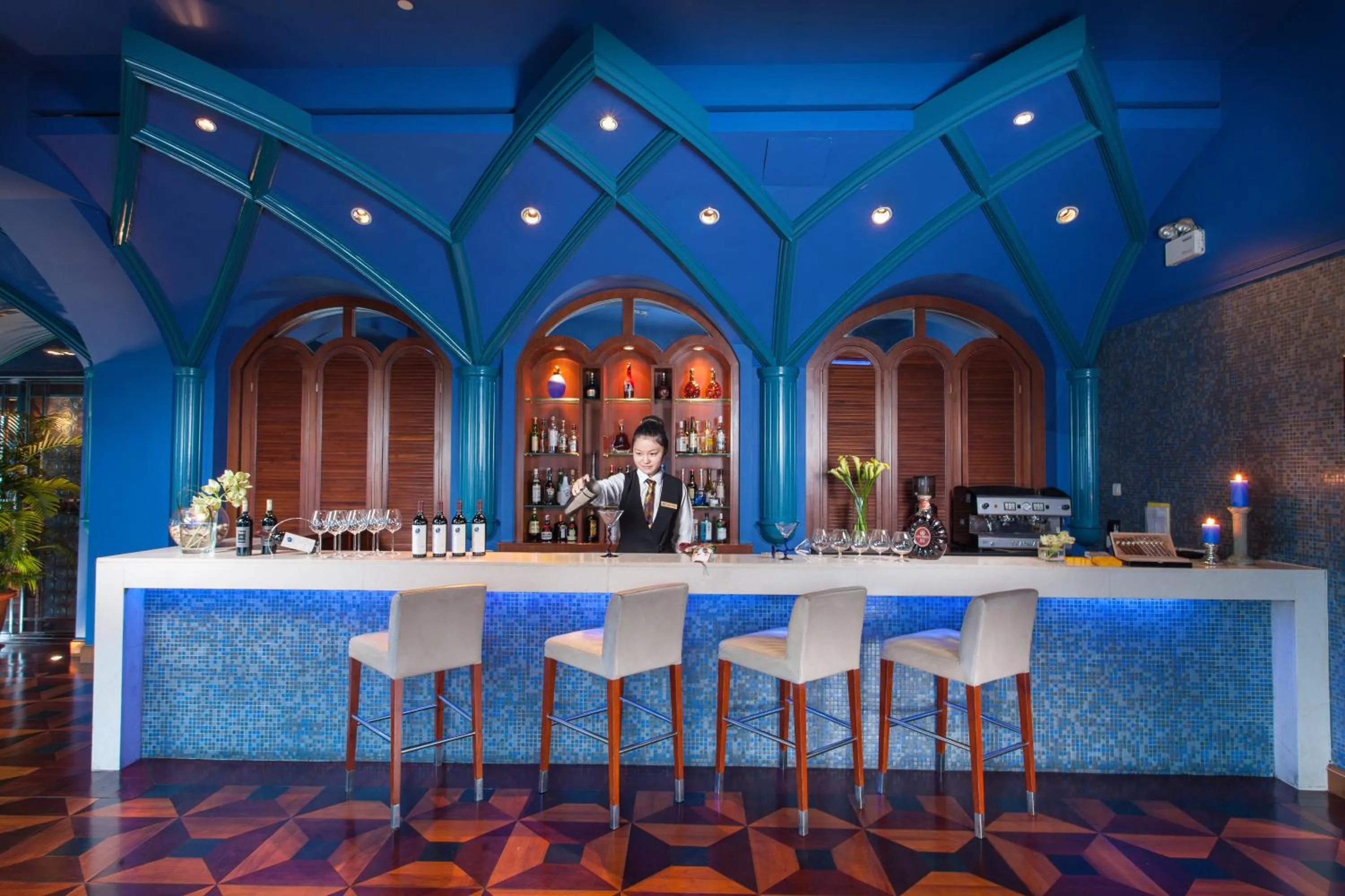 Restaurant/places to eat in Hotel Indigo Shenzhen Overseas Chinese Town by IHG