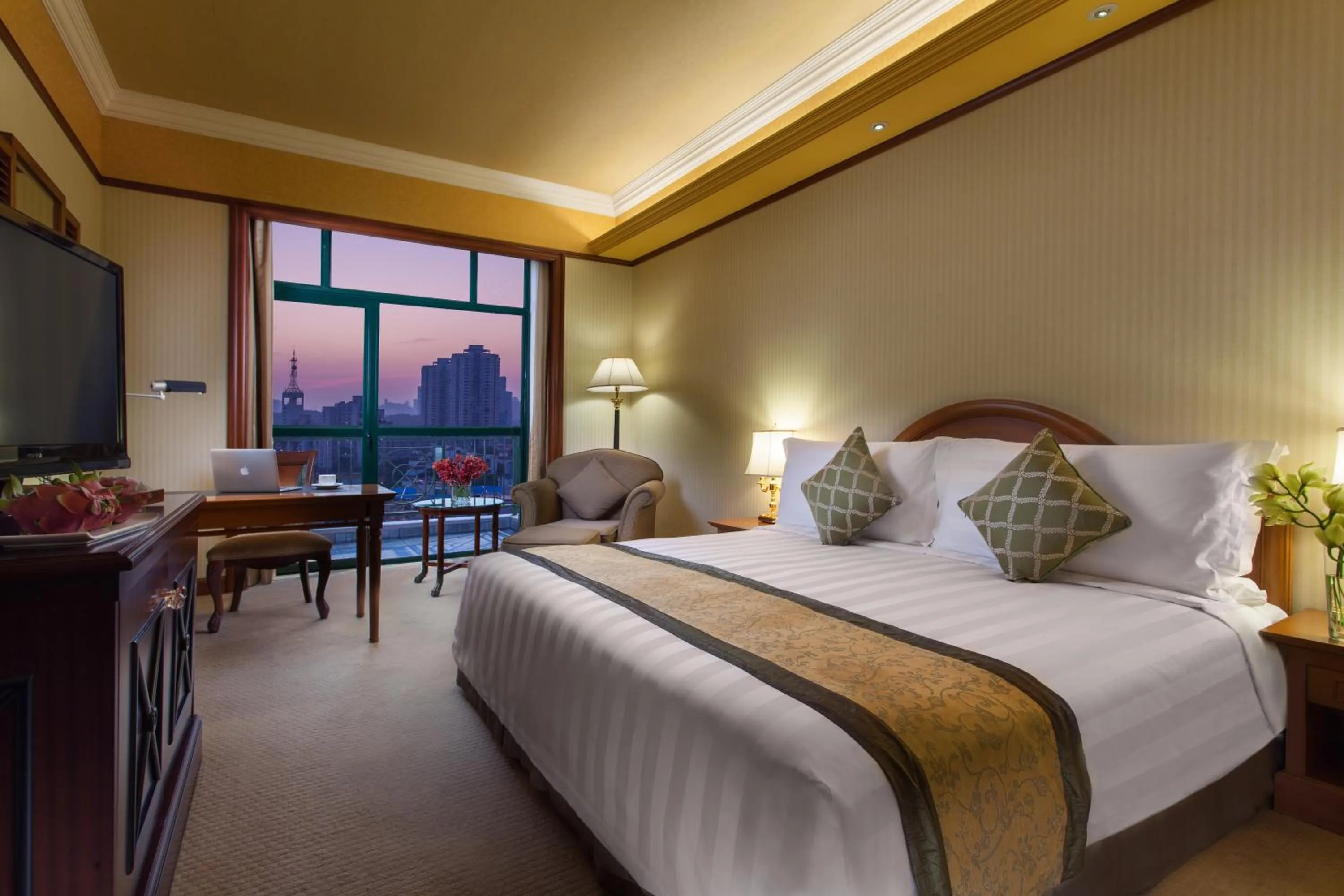 Bed in Hotel Indigo Shenzhen Overseas Chinese Town by IHG