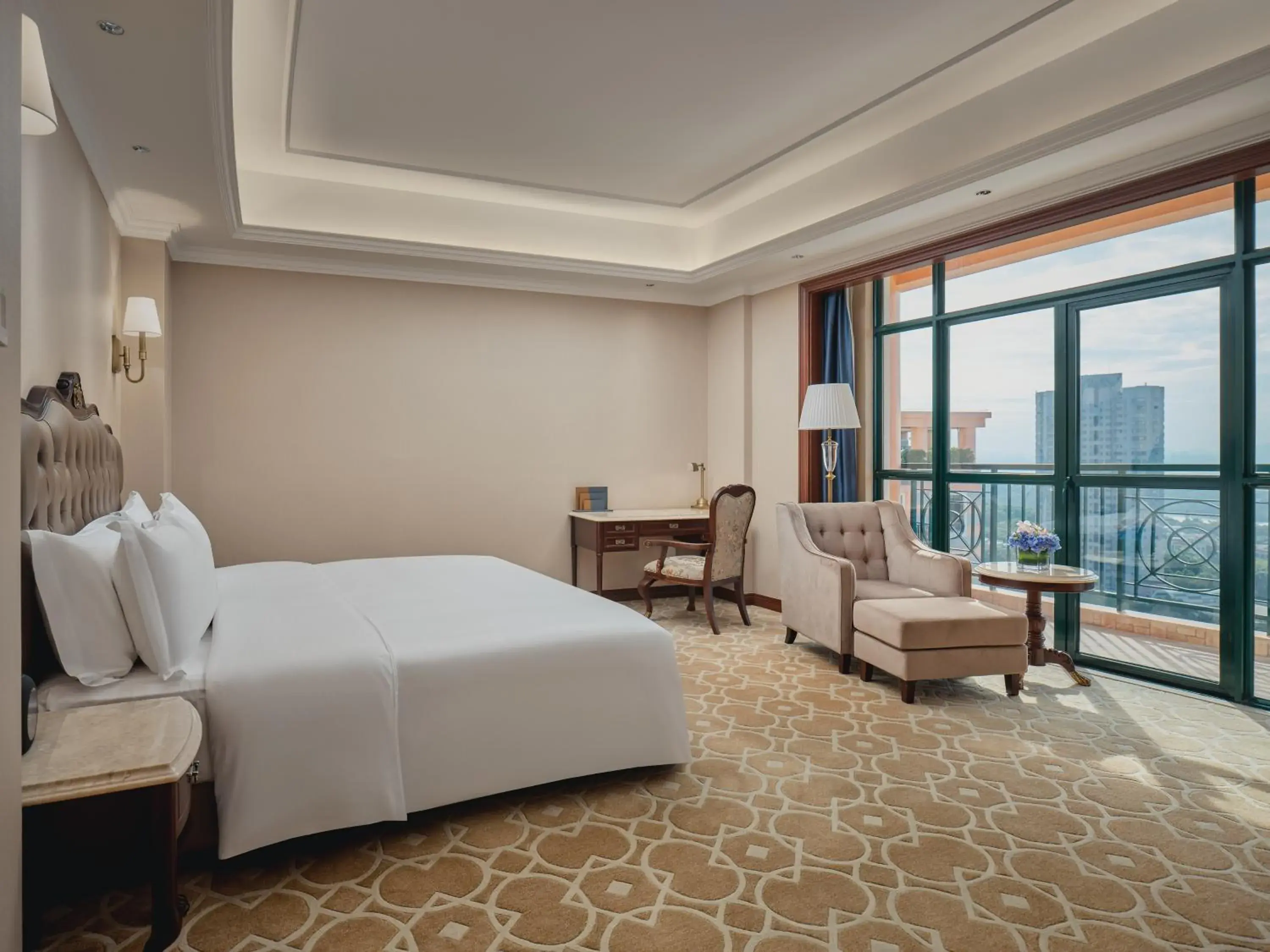Standard King Room with Lounge Access in Hotel Indigo Shenzhen Overseas Chinese Town by IHG Standard King Room with Lounge Access in Hotel Indigo Shenzhen Overseas Chinese Town by IHG