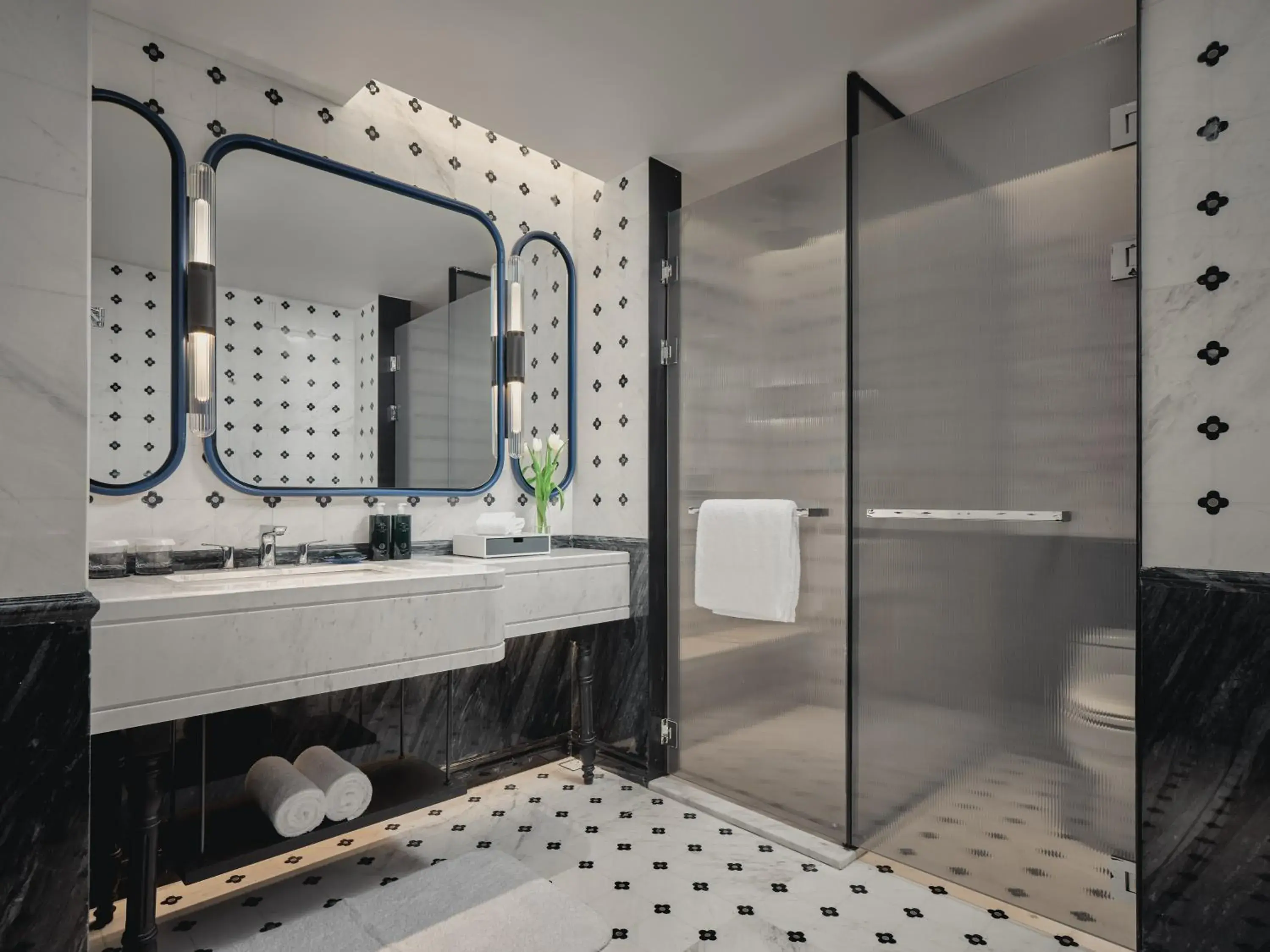 Standard Twin Room in Hotel Indigo Shenzhen Overseas Chinese Town by IHG Standard Twin Room in Hotel Indigo Shenzhen Overseas Chinese Town by IHG