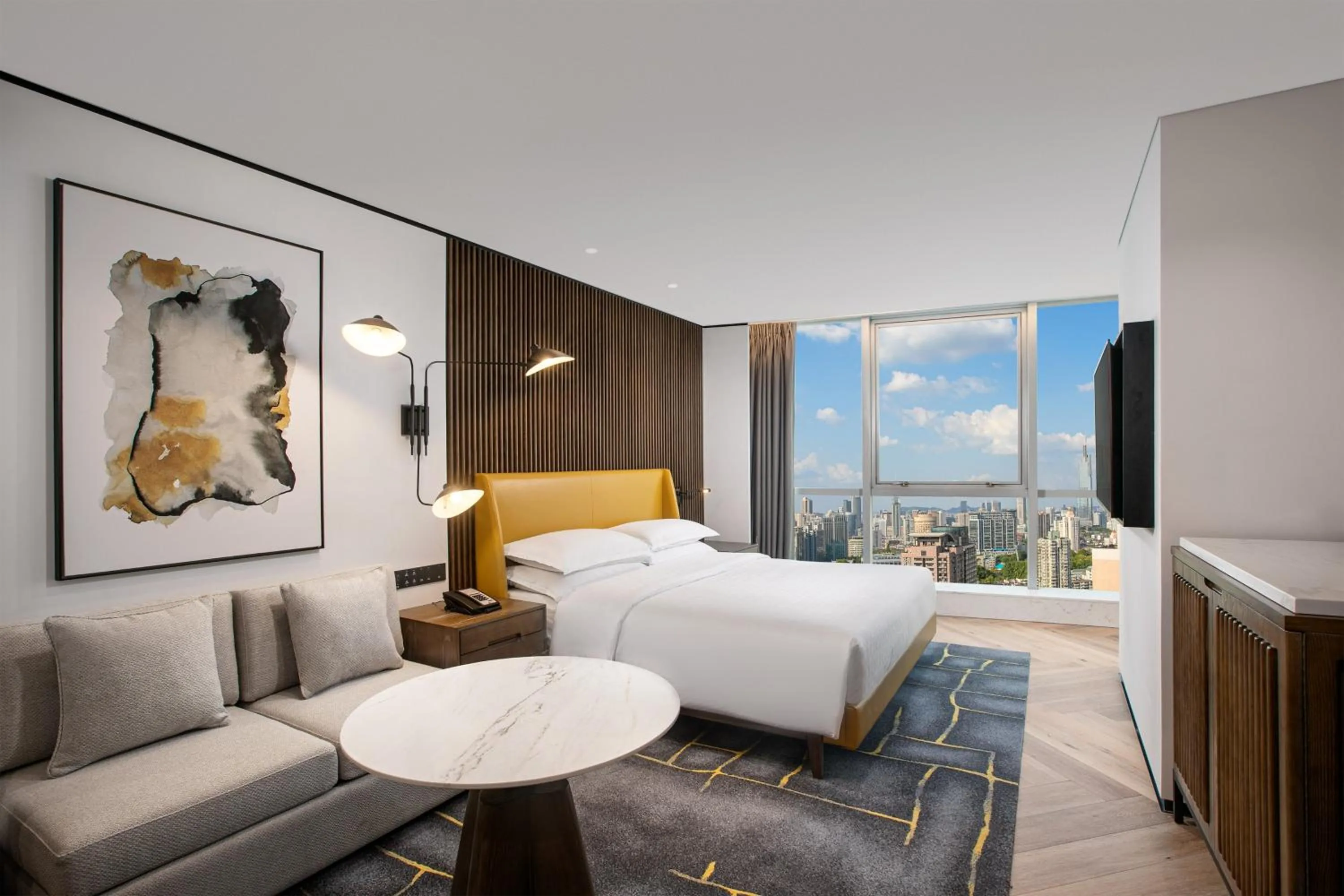 Photo of the whole room, Bed in Sheraton Nanjing Kingsley Hotel & Towers