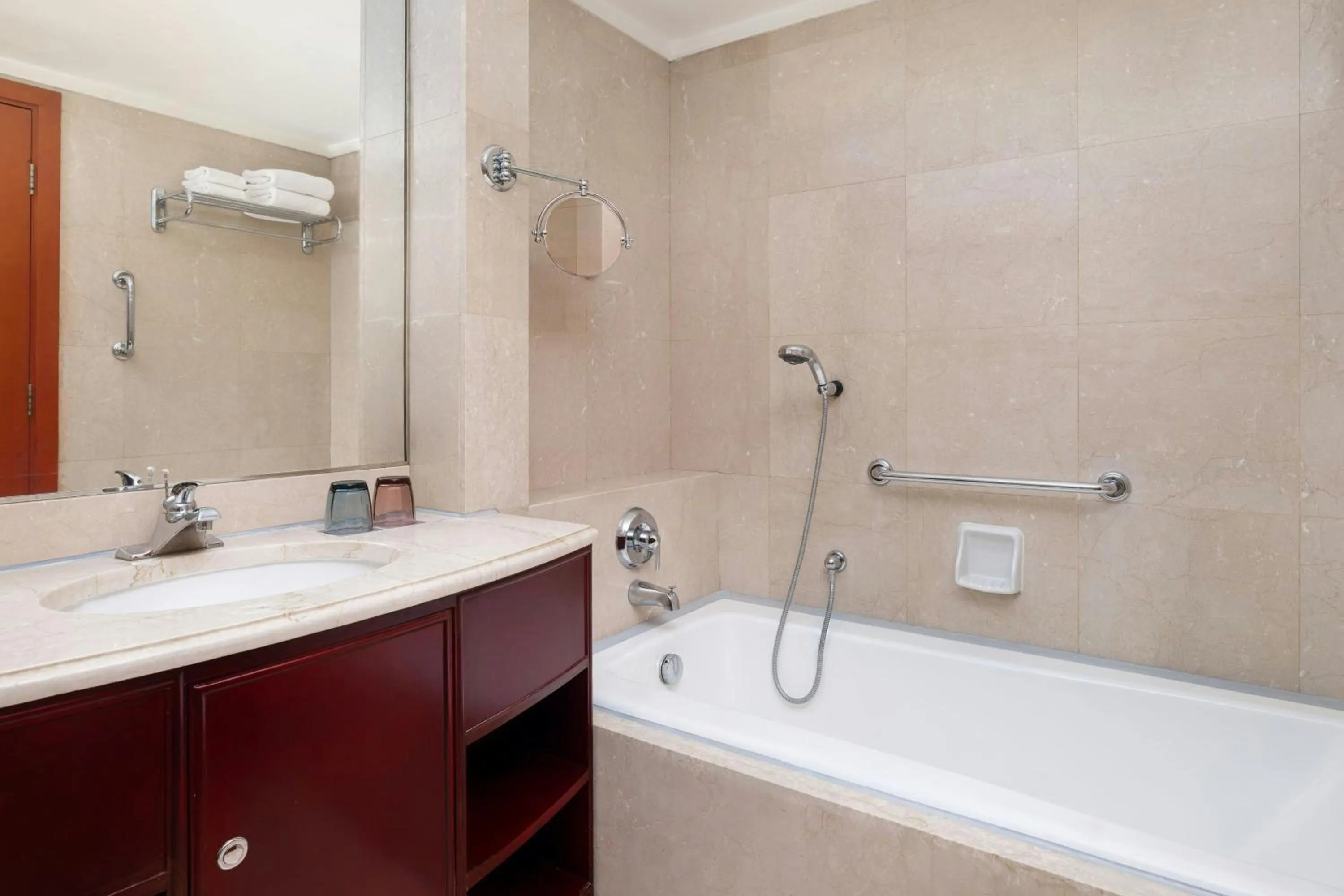 Photo of the whole room in Sheraton Nanjing Kingsley Hotel & Towers