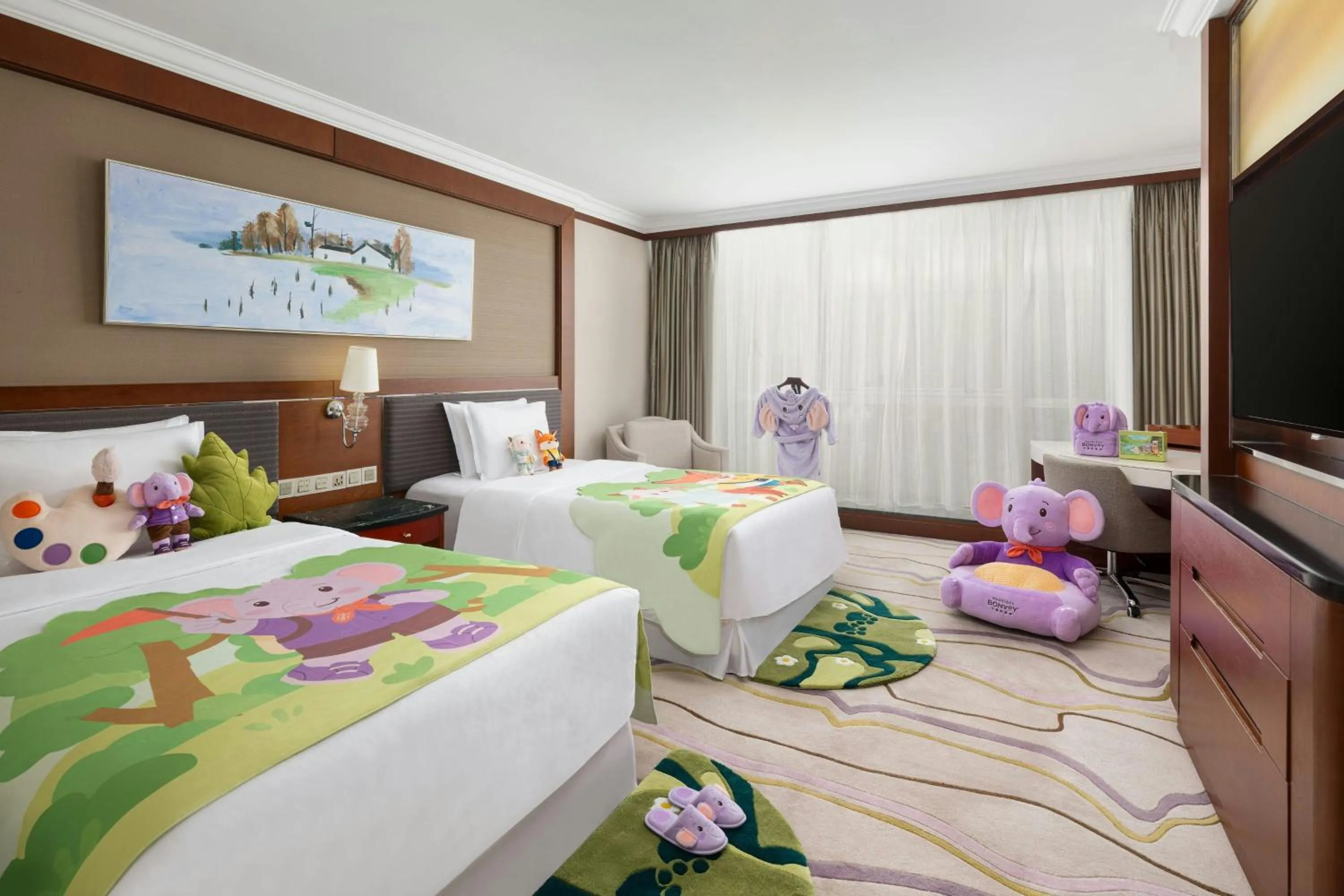 Photo of the whole room, Bed in Sheraton Nanjing Kingsley Hotel & Towers