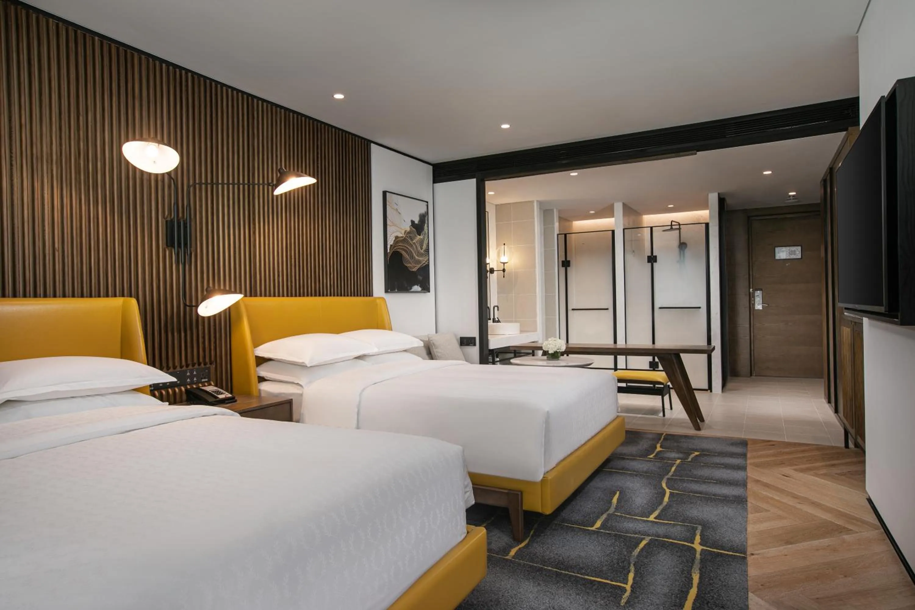 Property building, Bed in Sheraton Nanjing Kingsley Hotel & Towers