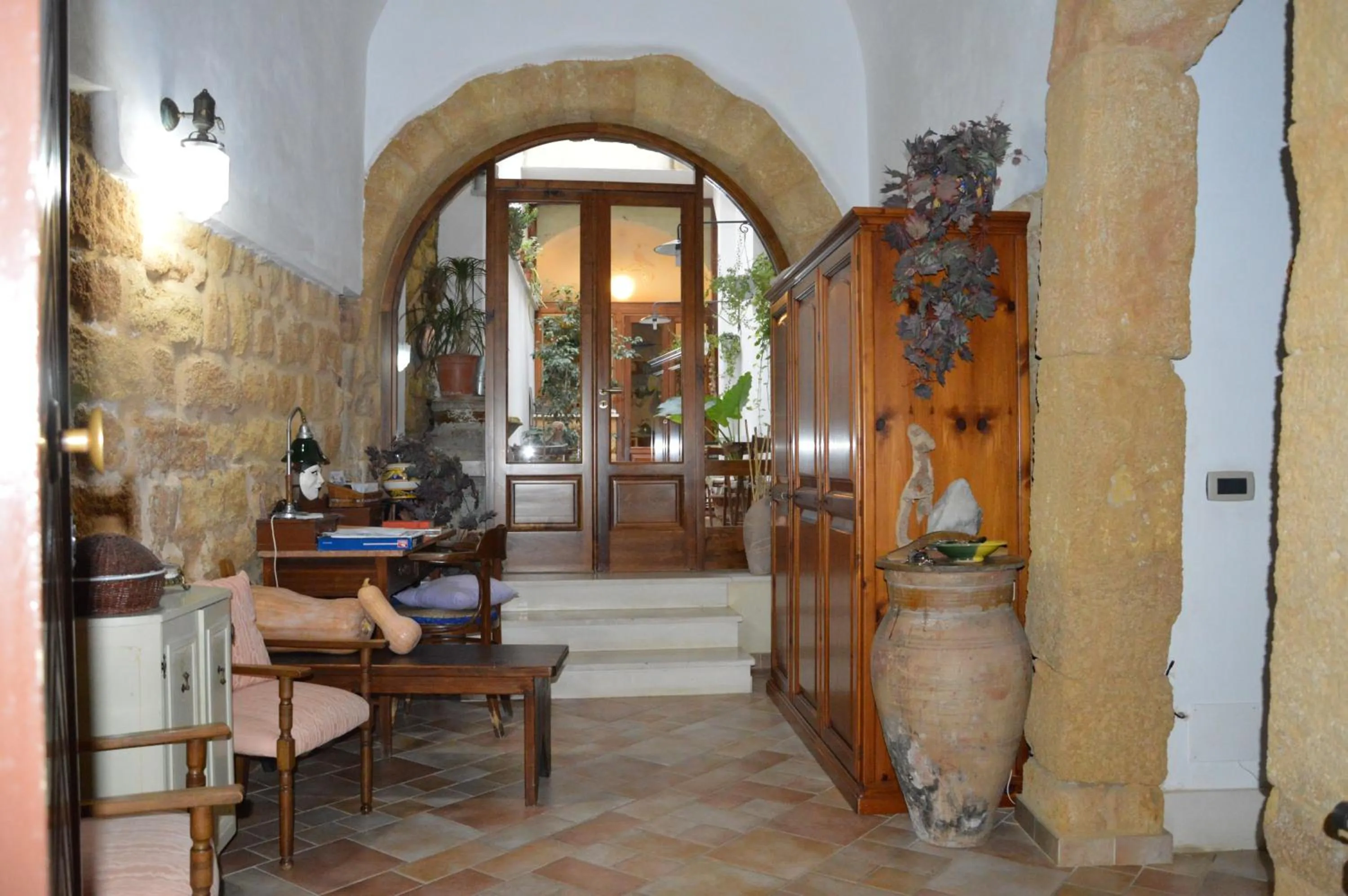 Facade/entrance in Arco Ubriaco