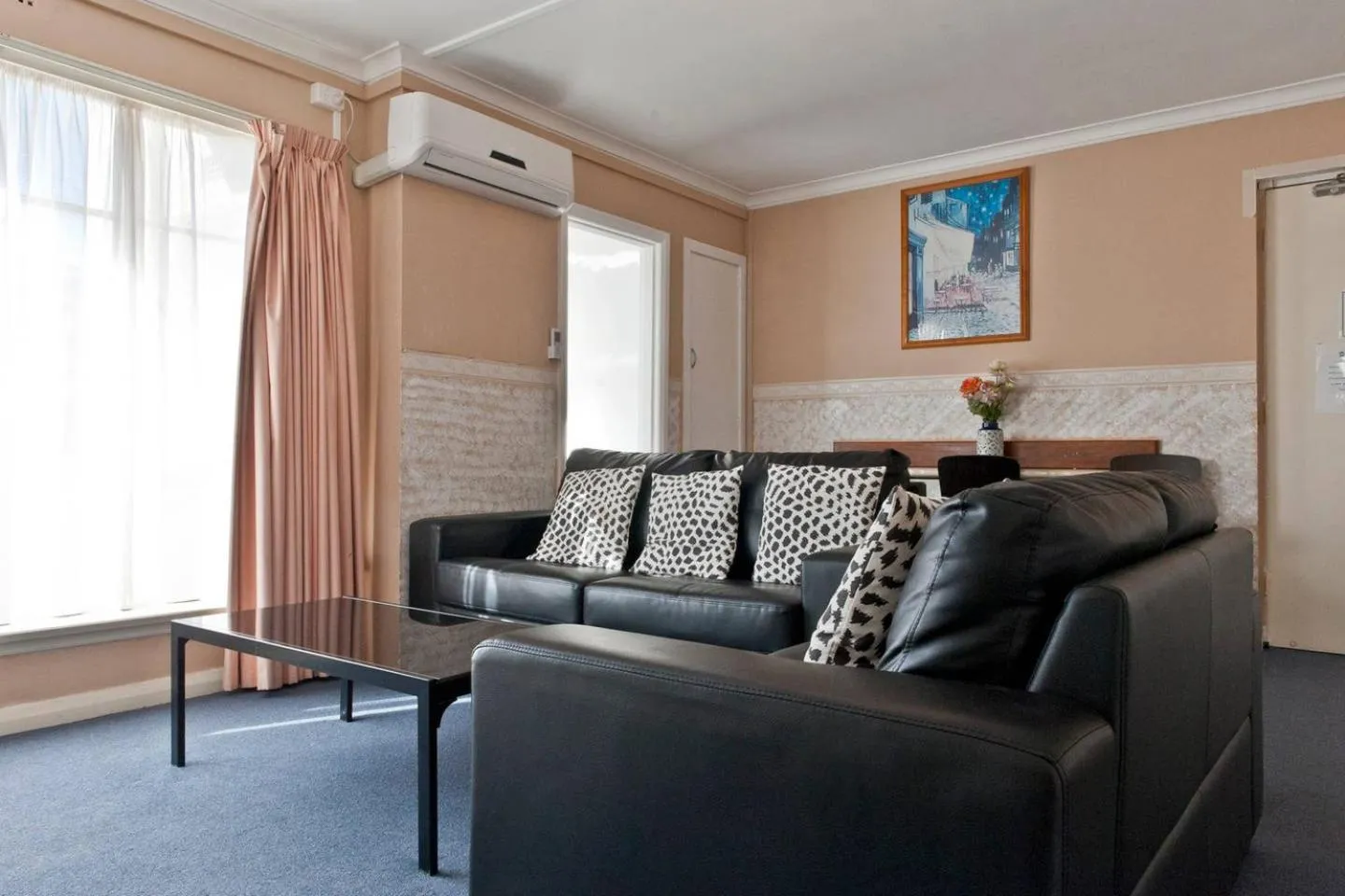 Living room, Seating Area in Hobart Apartments