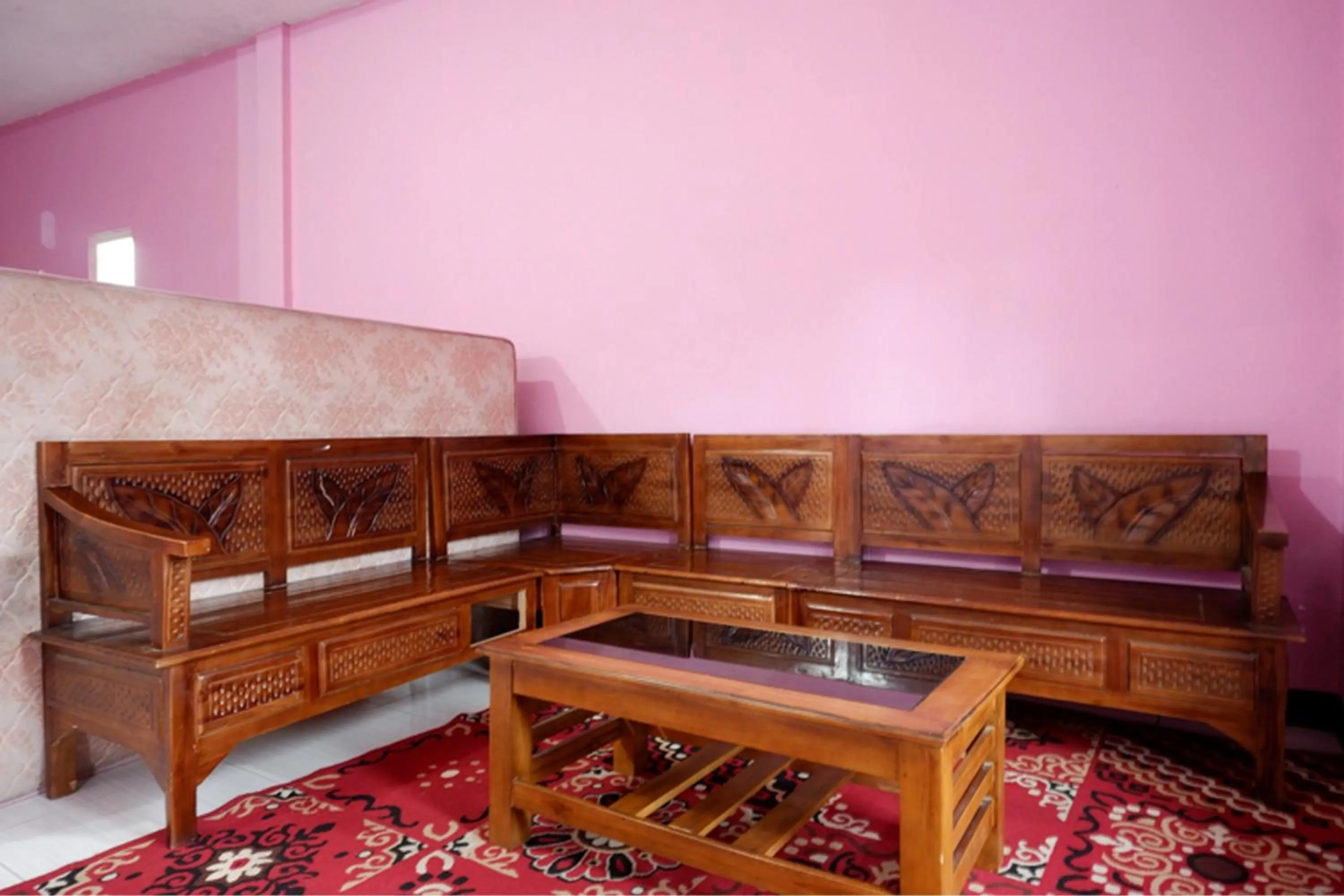 Bed in RedDoorz Syariah near Telaga Warna Dieng