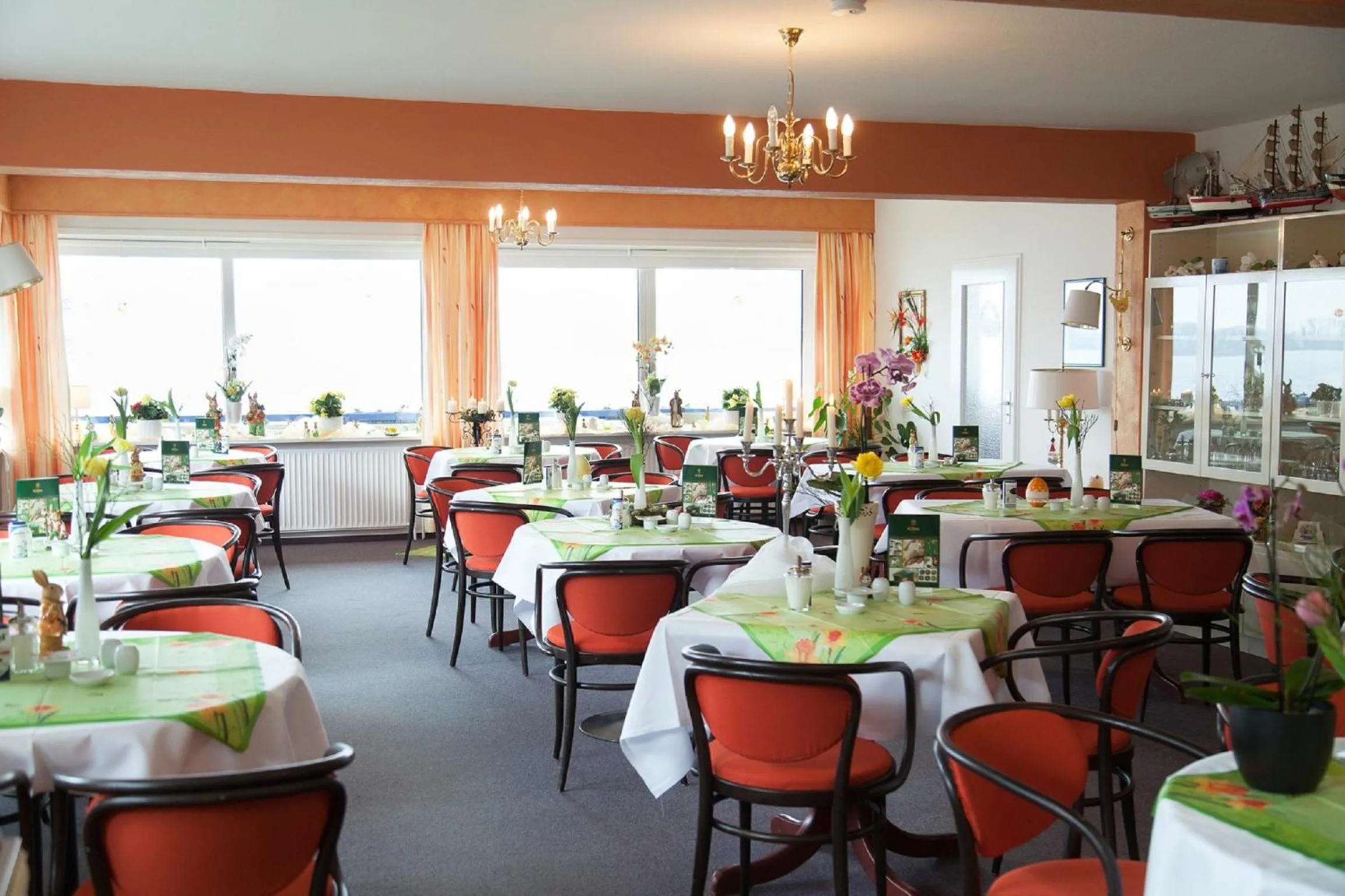 Restaurant/places to eat in Hotel Diekseequell Superior am Dieksee