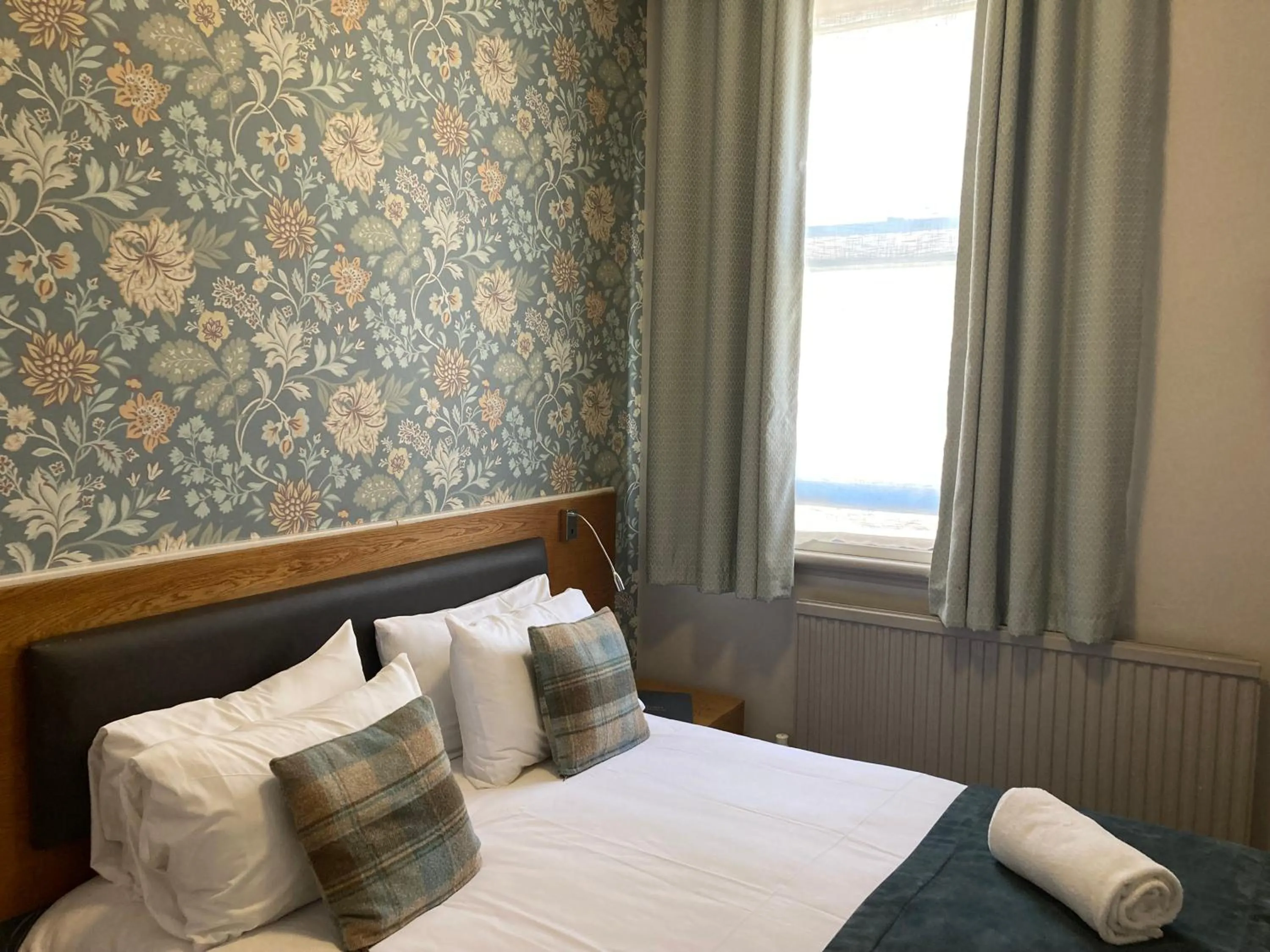 Bedroom, Bed in The Goddard Arms