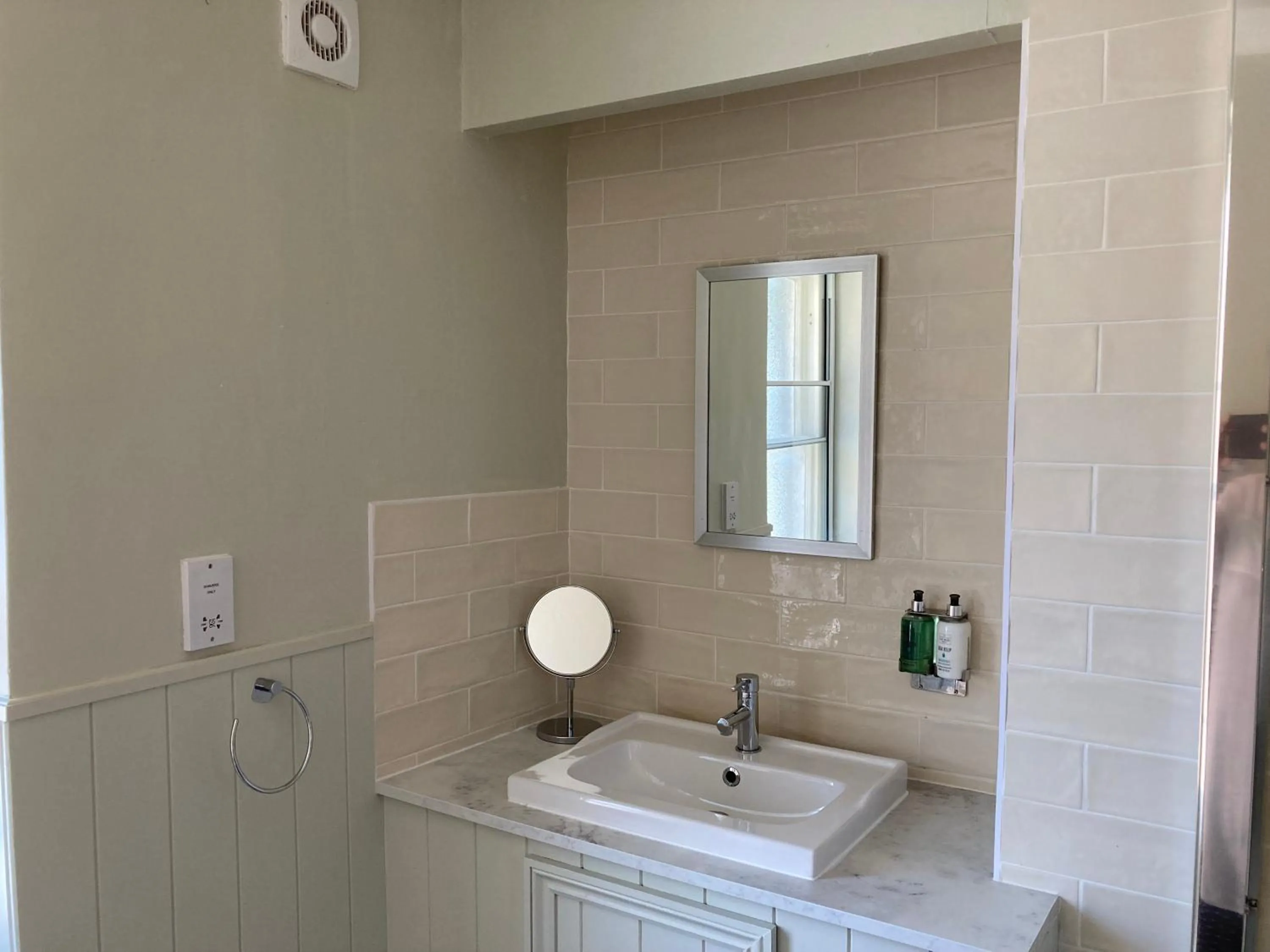 Bathroom in The Goddard Arms