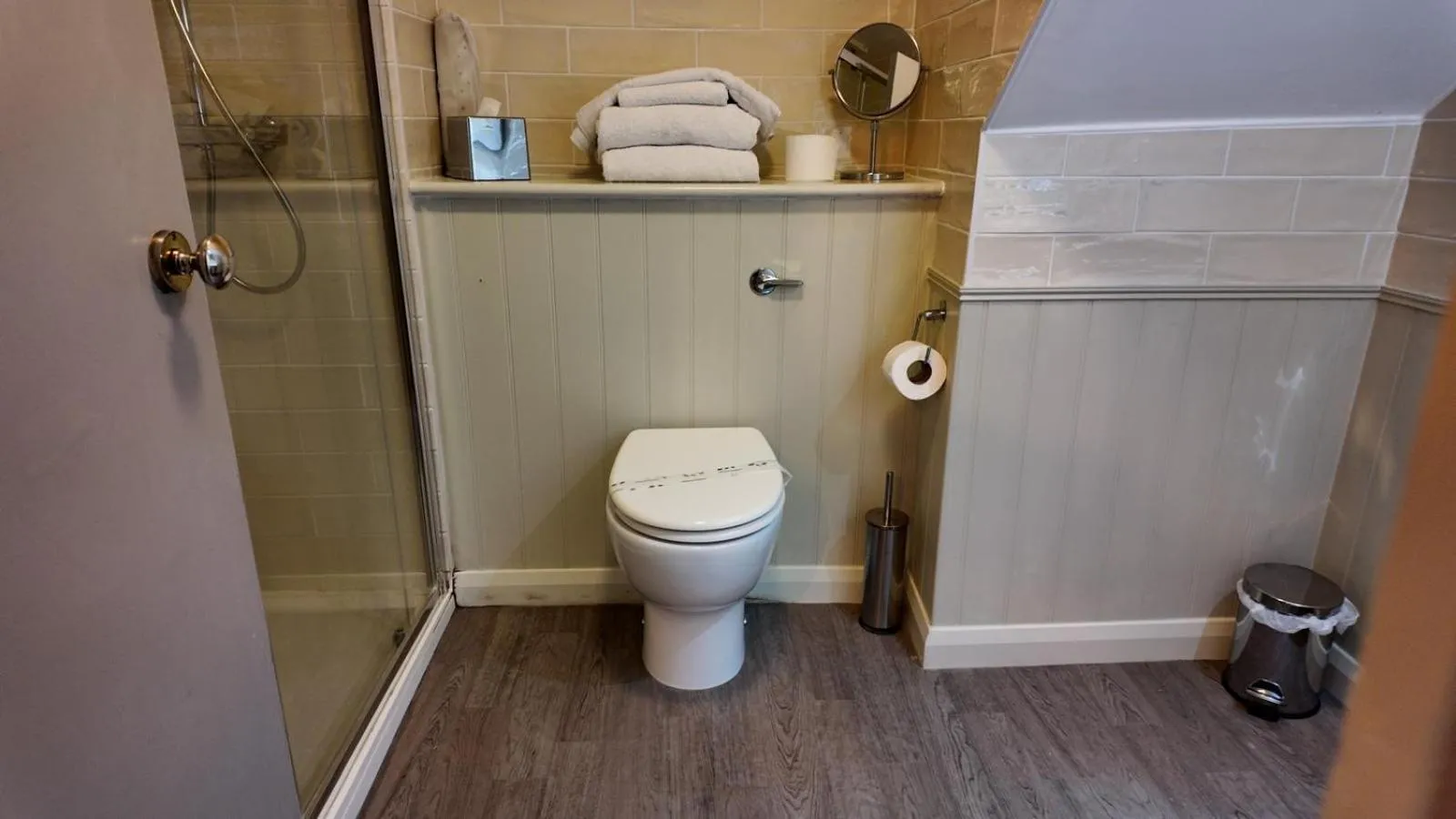 Bathroom in The Goddard Arms