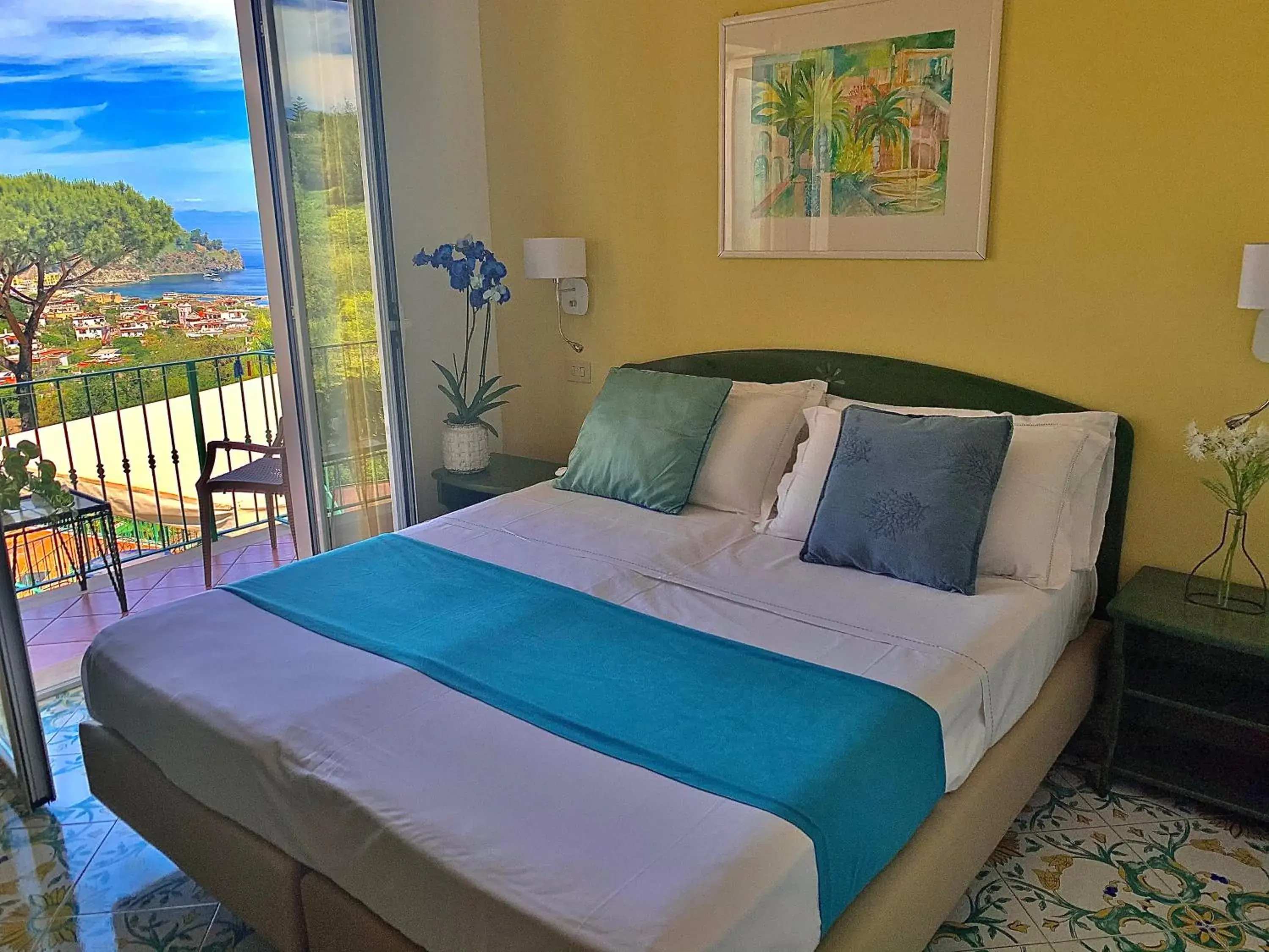 Double or Twin Room with Side Sea View in Resort Terme La Pergola Double or Twin Room with Side Sea View in Resort Terme La Pergola
