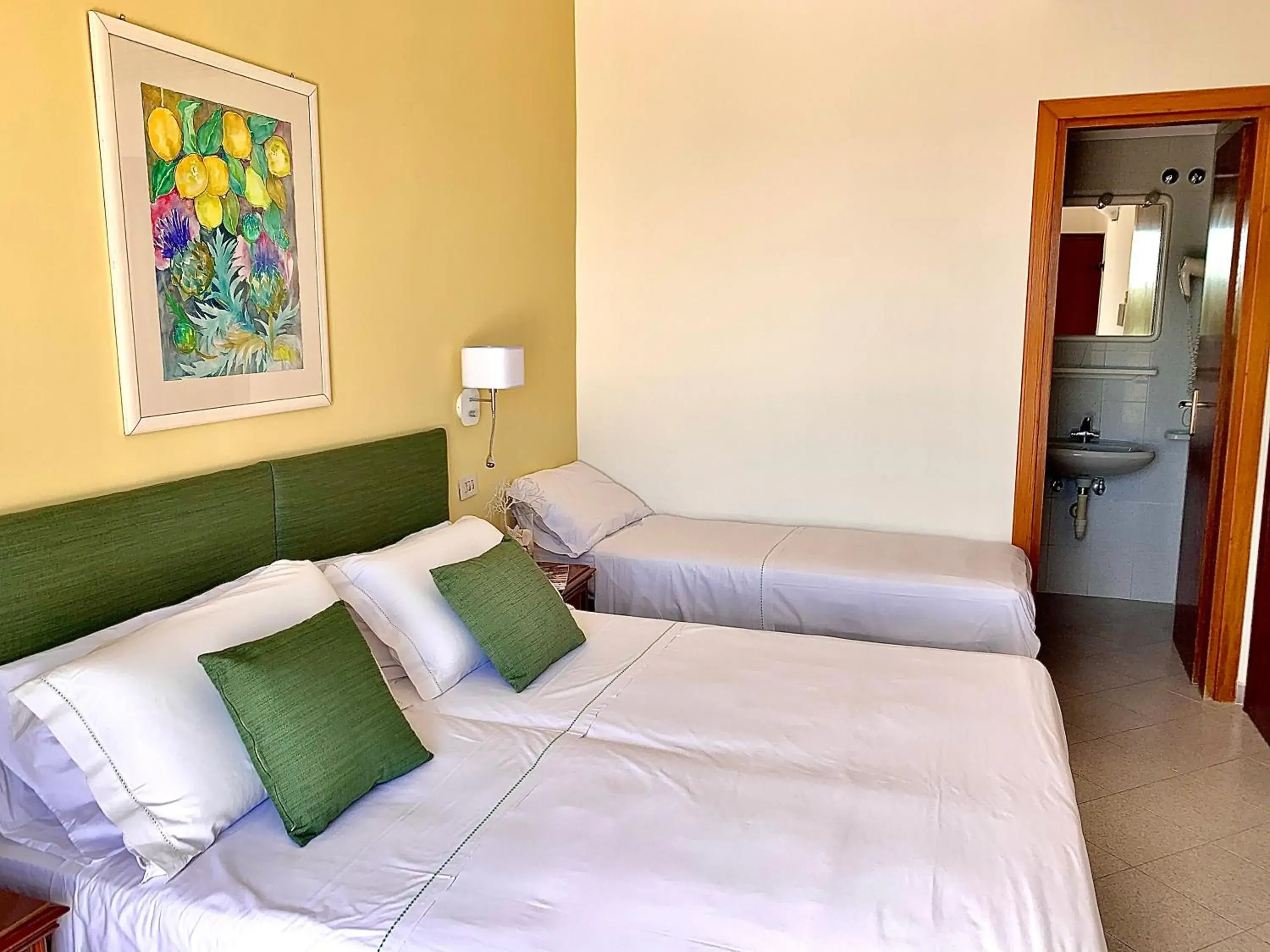 Triple Room in Resort Terme La Pergola Triple Room in Resort Terme La Pergola