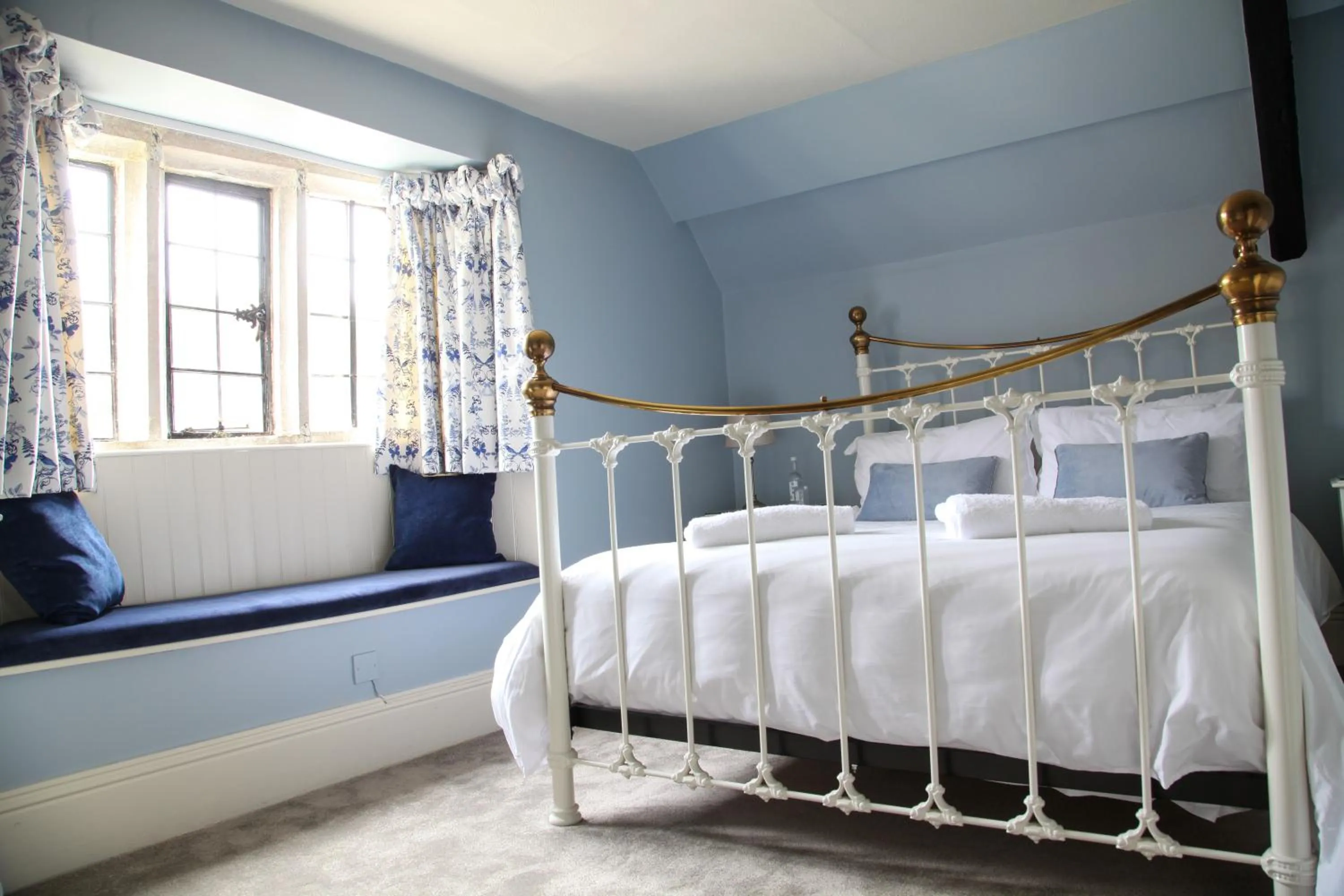 Bedroom, Bed in Mortons Manor