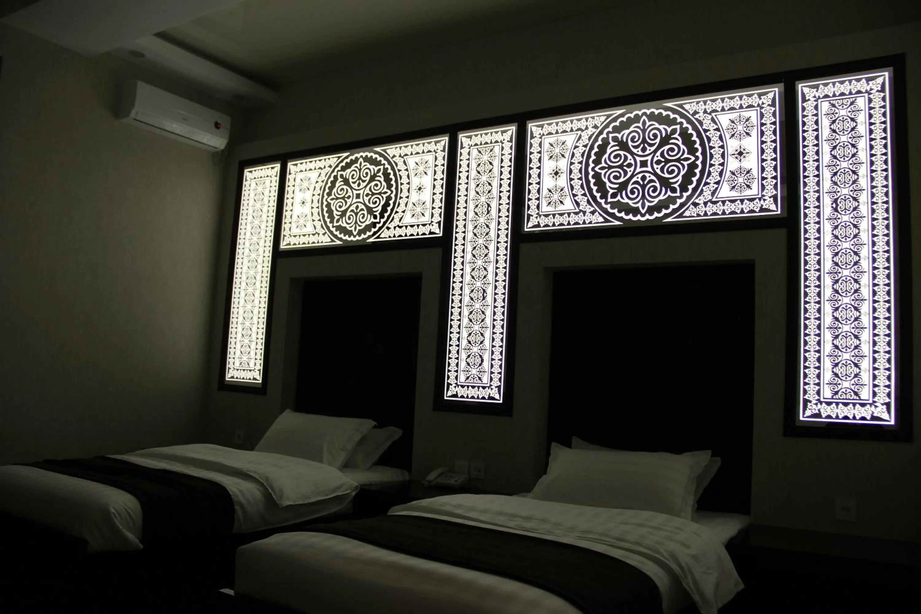 Bed in SAFIR BUSINESS HOTEL o