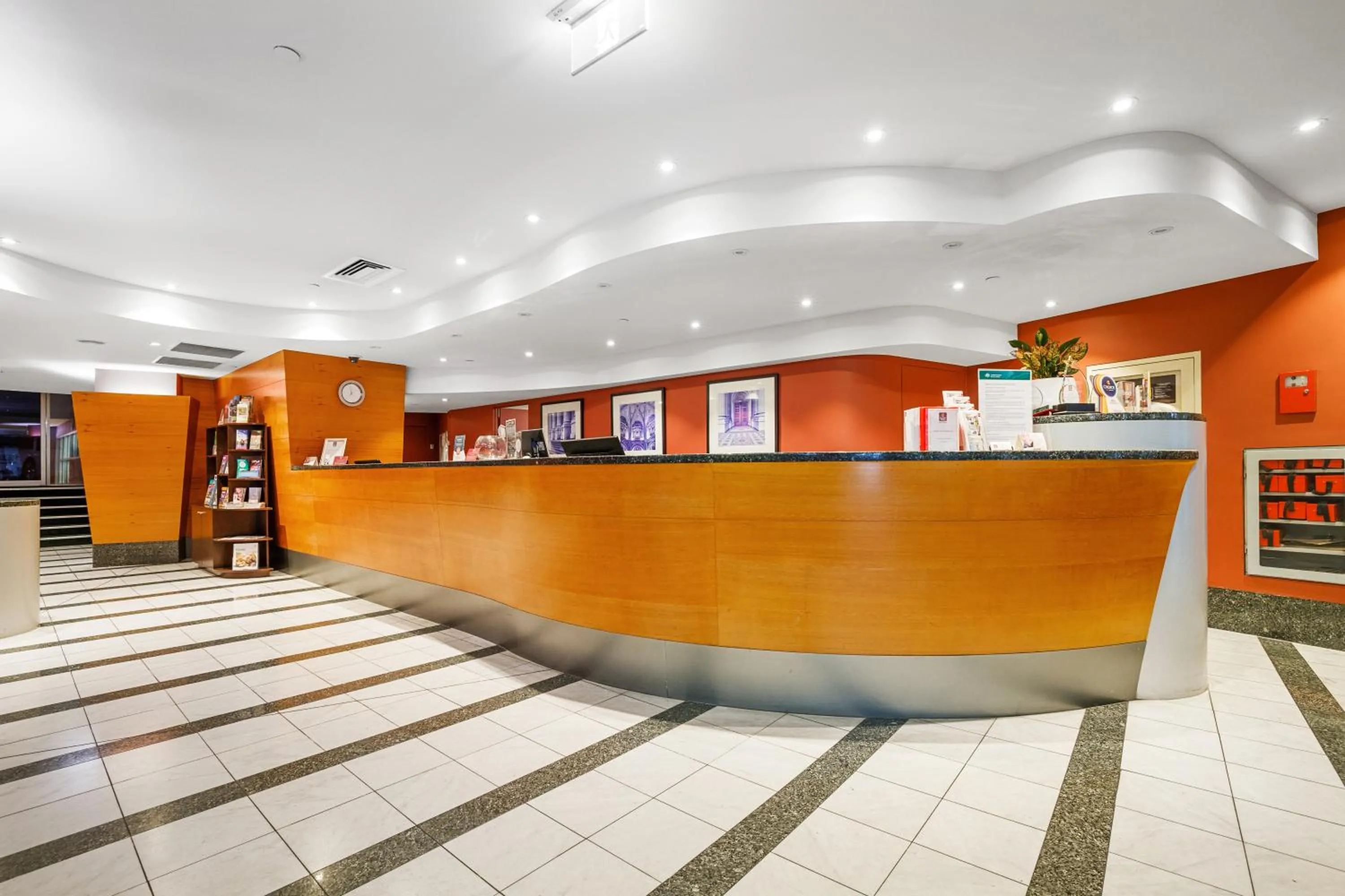 Clarion Suites Gateway