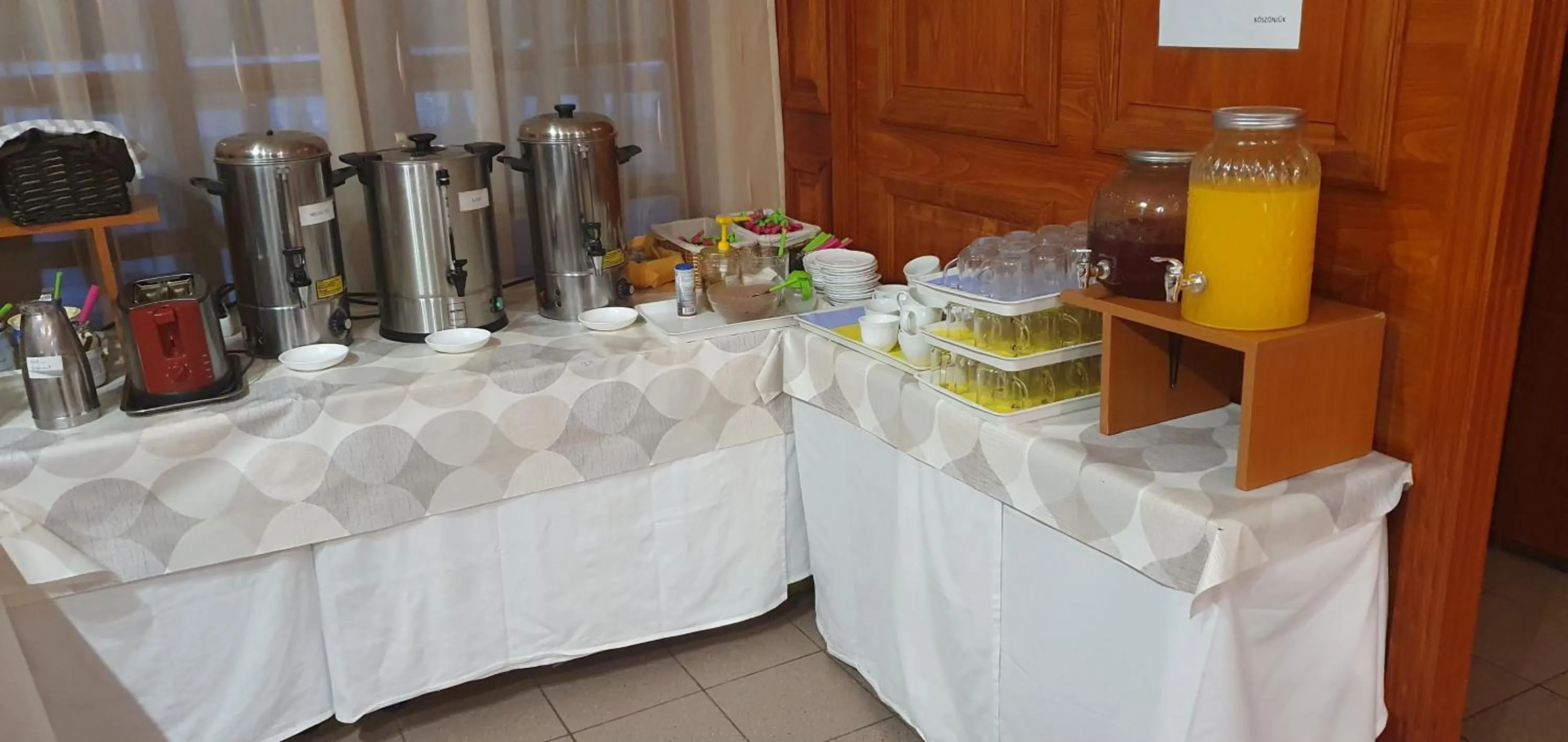 Breakfast in Major Panzió és Étterem