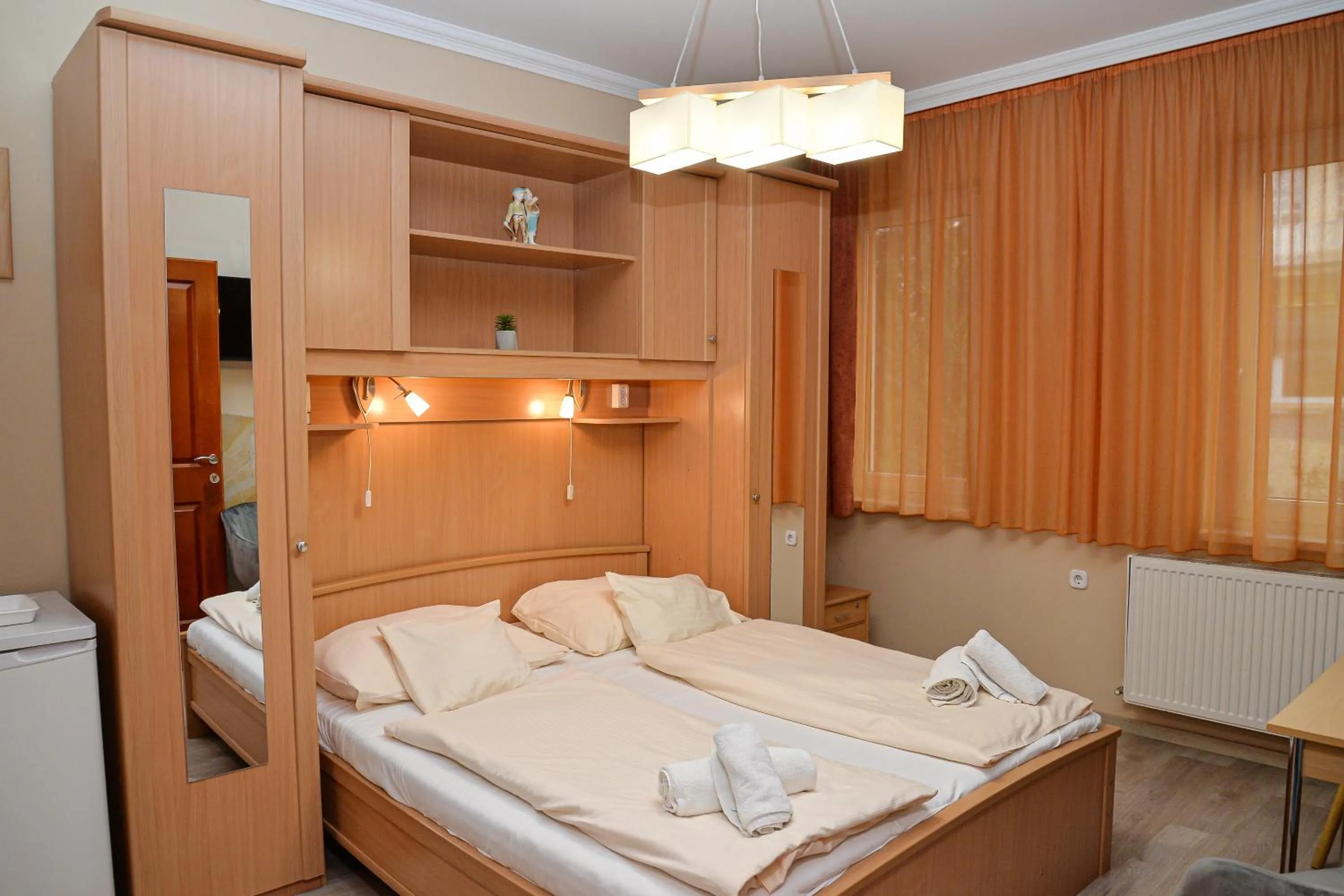 Bed in Major Panzió és Étterem