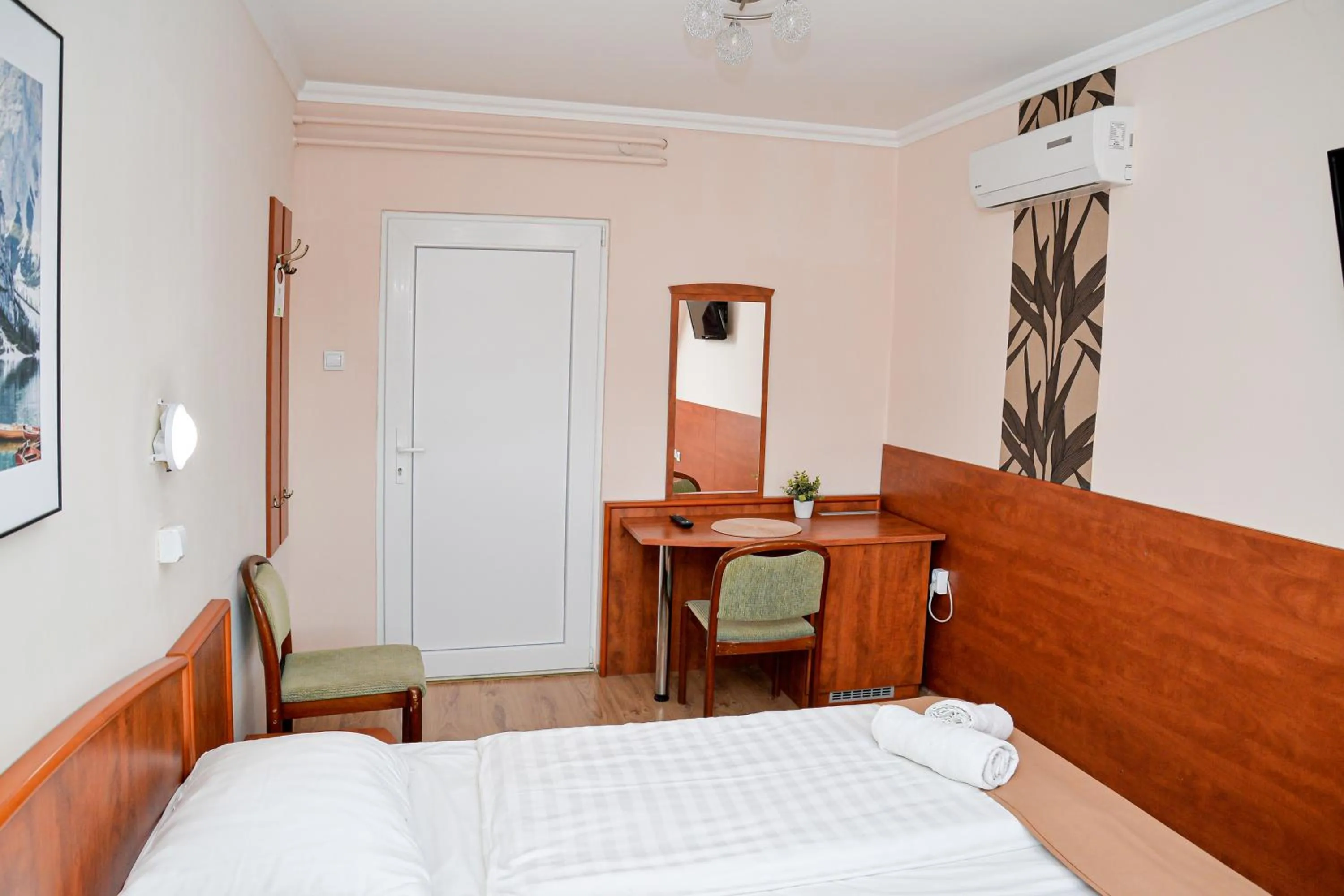 Bed in Major Panzió és Étterem