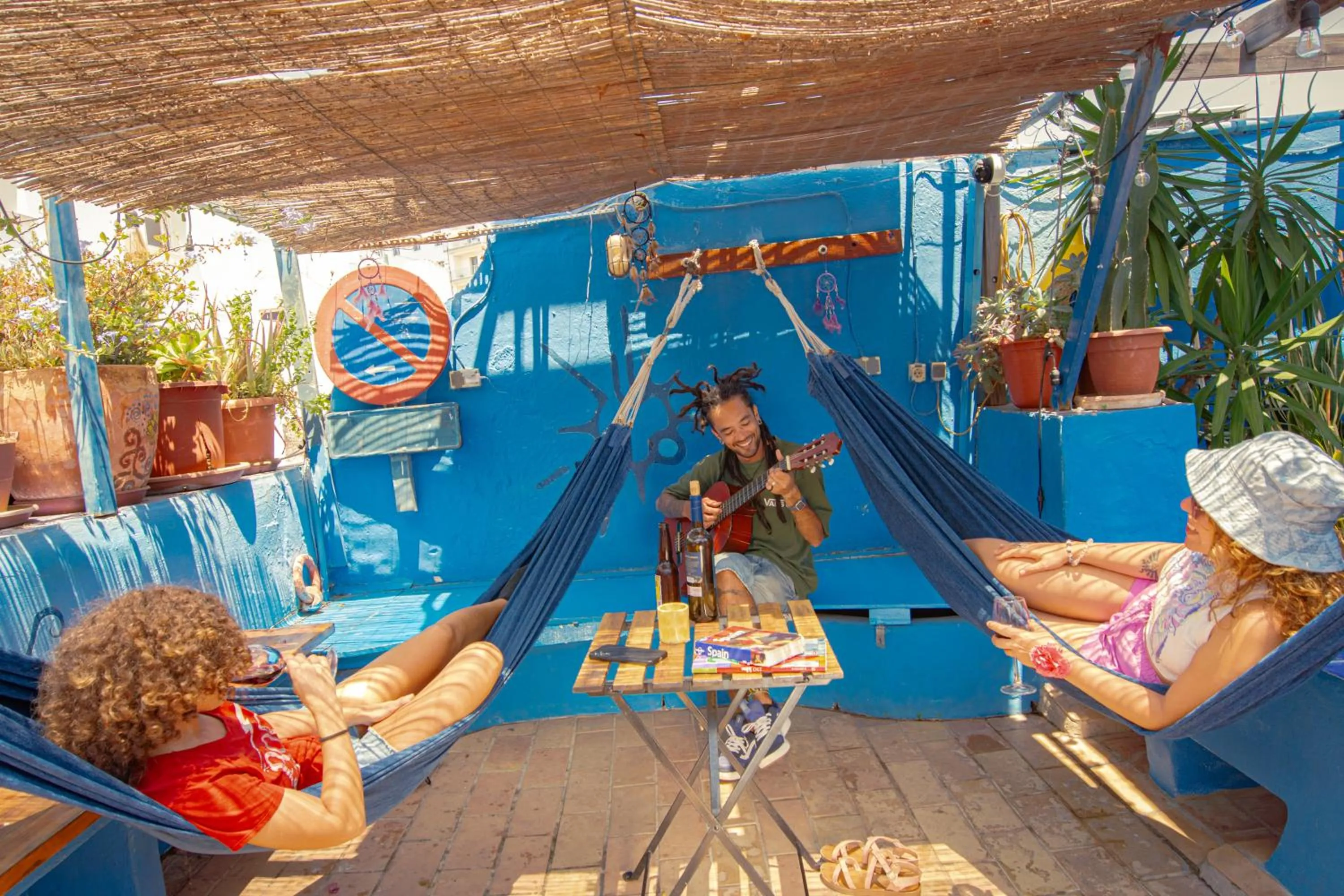 People in Casa Caracol