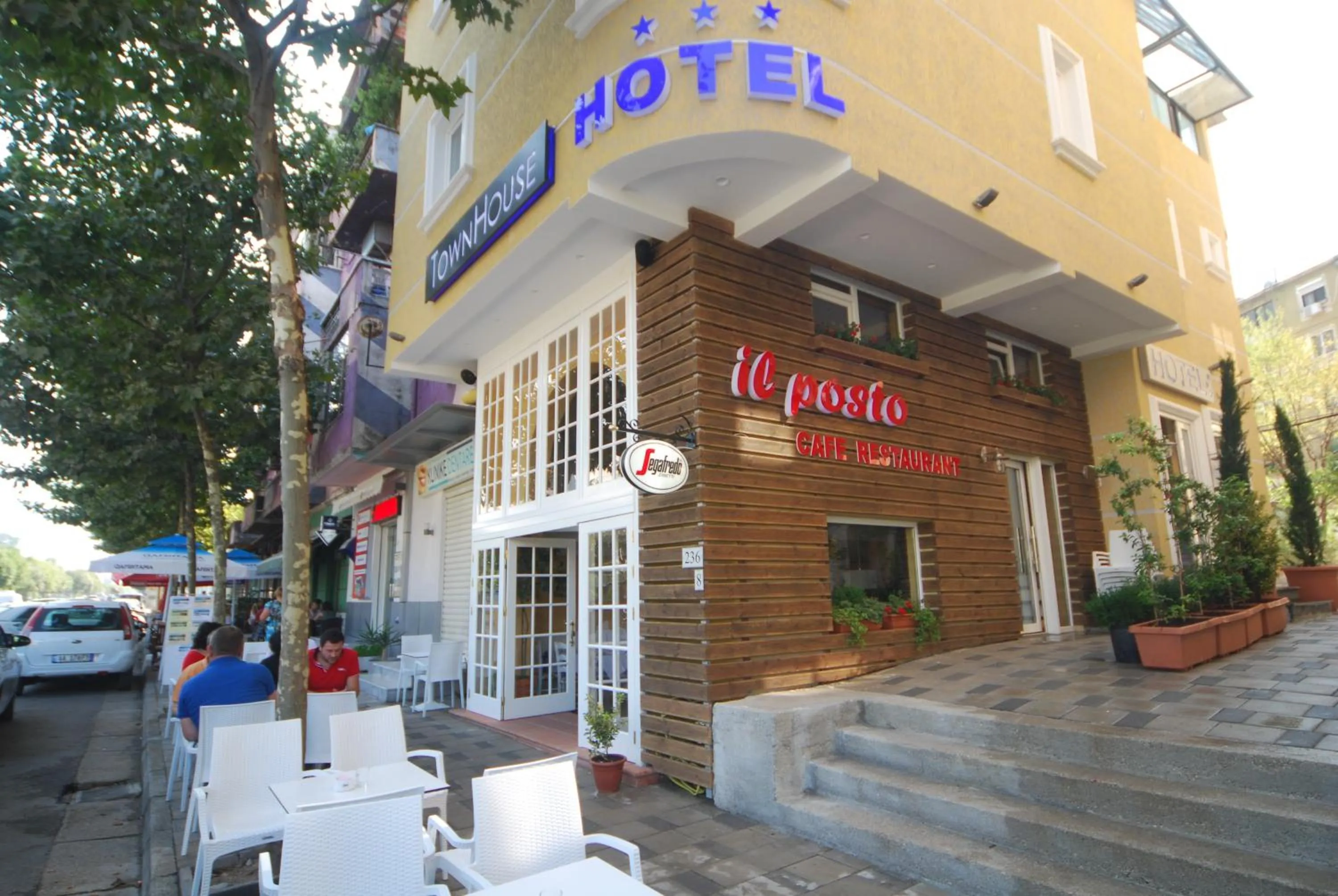 Facade/entrance in Hotel Town House