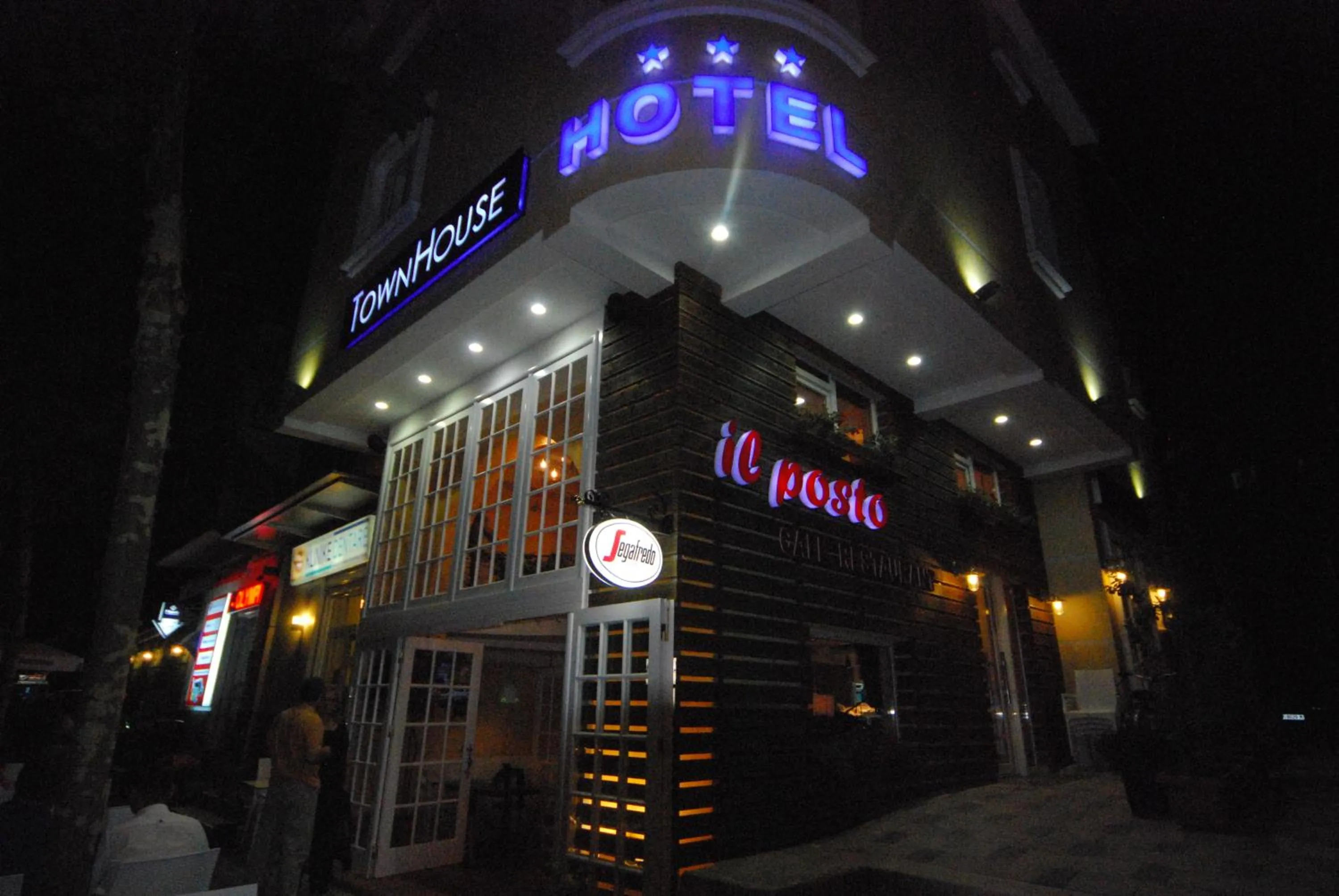 Facade/entrance in Hotel Town House