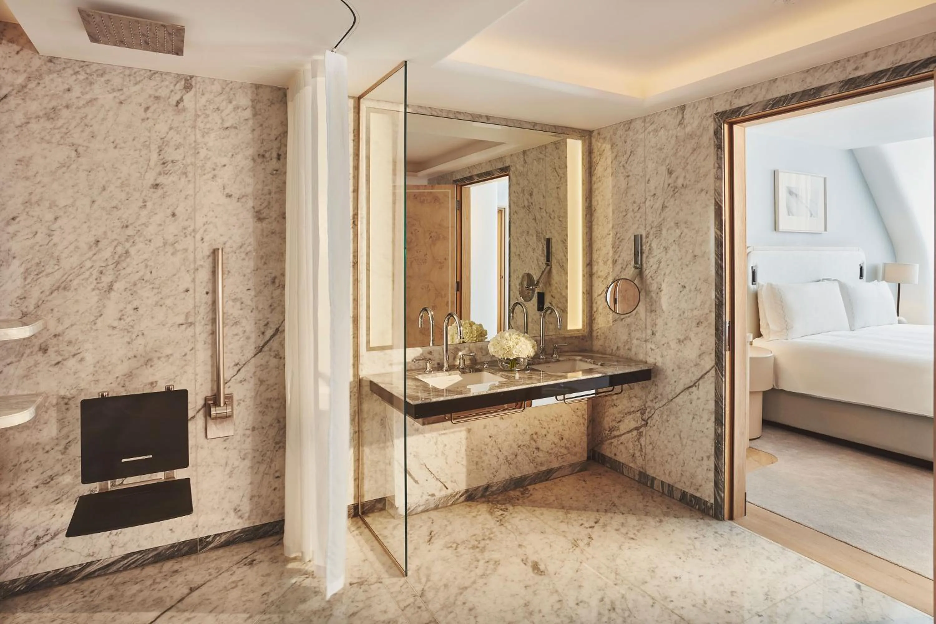 Bathroom, Bed in Claridge's, Maybourne