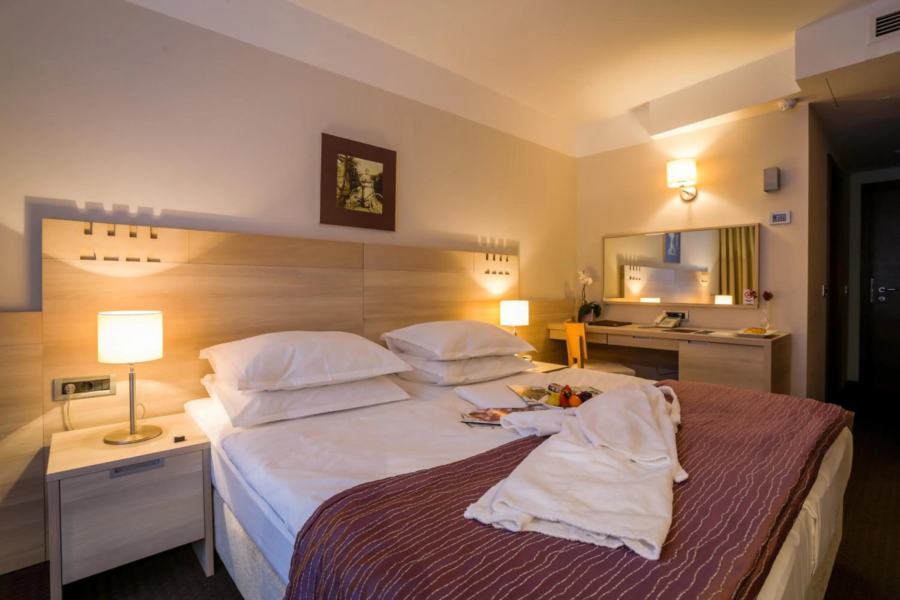 Bedroom, Bed in Hotel Trakošćan