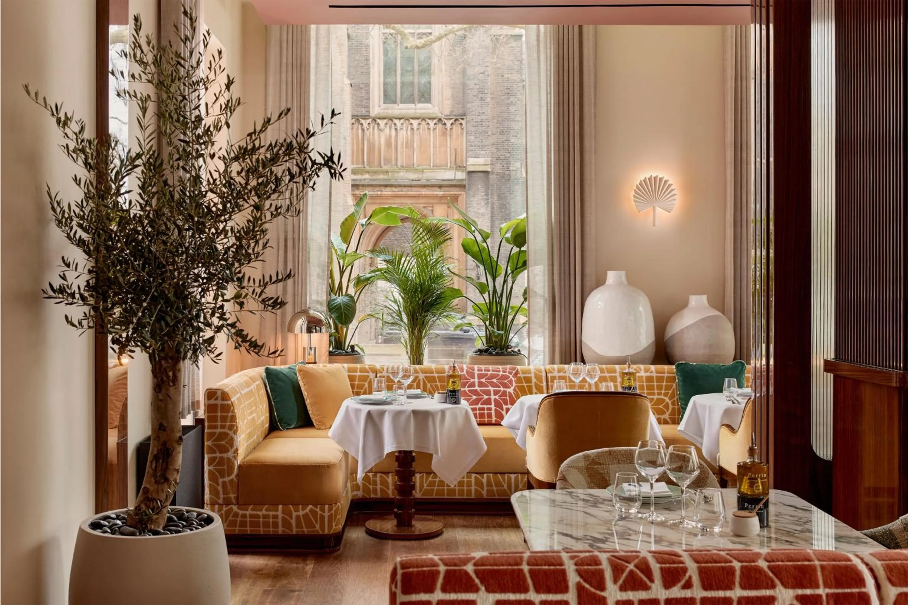 Restaurant/places to eat in The Berkeley, Maybourne