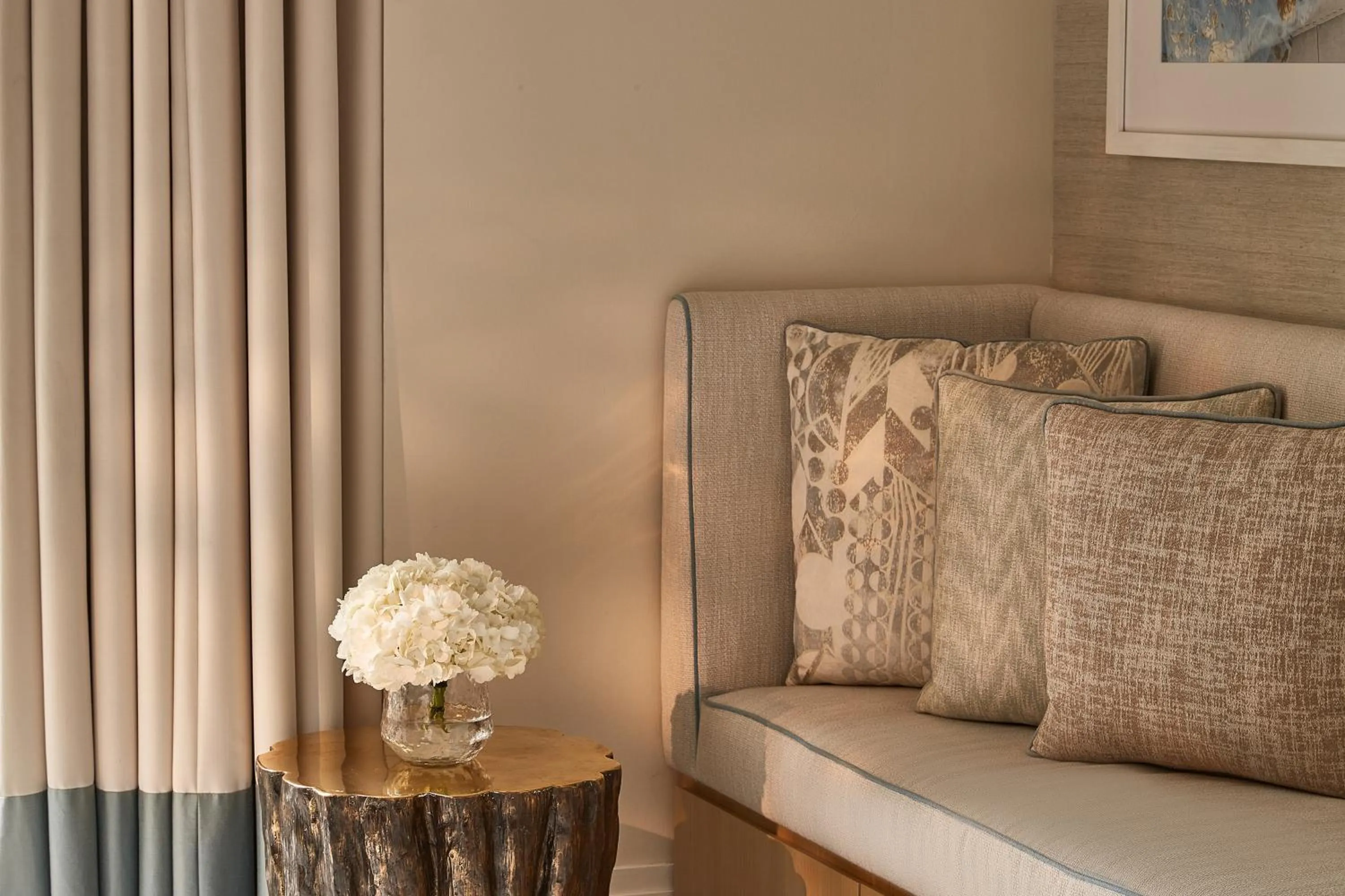 Bedroom in The Berkeley, Maybourne