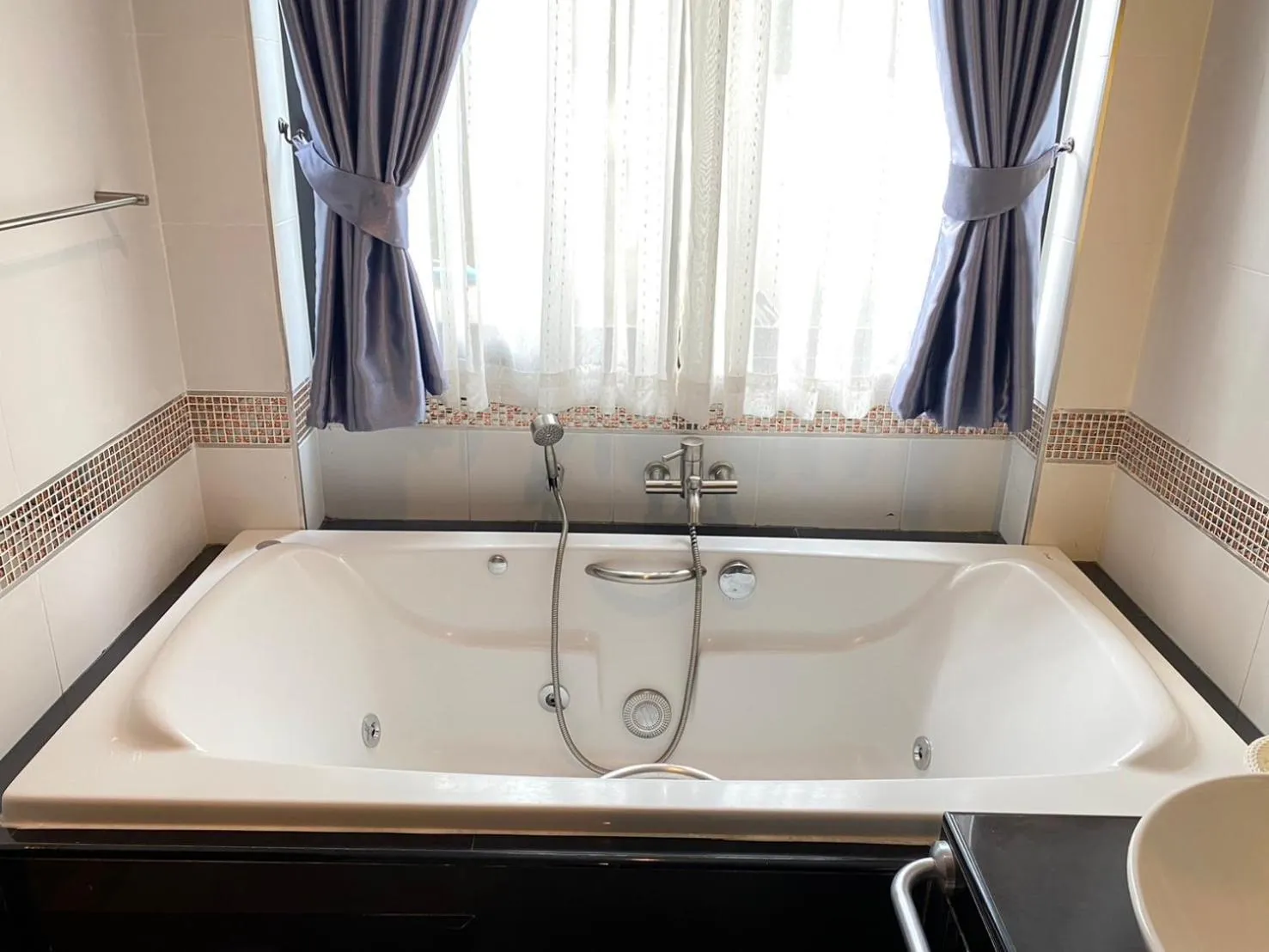 Hot Tub in Hotel De Wualai