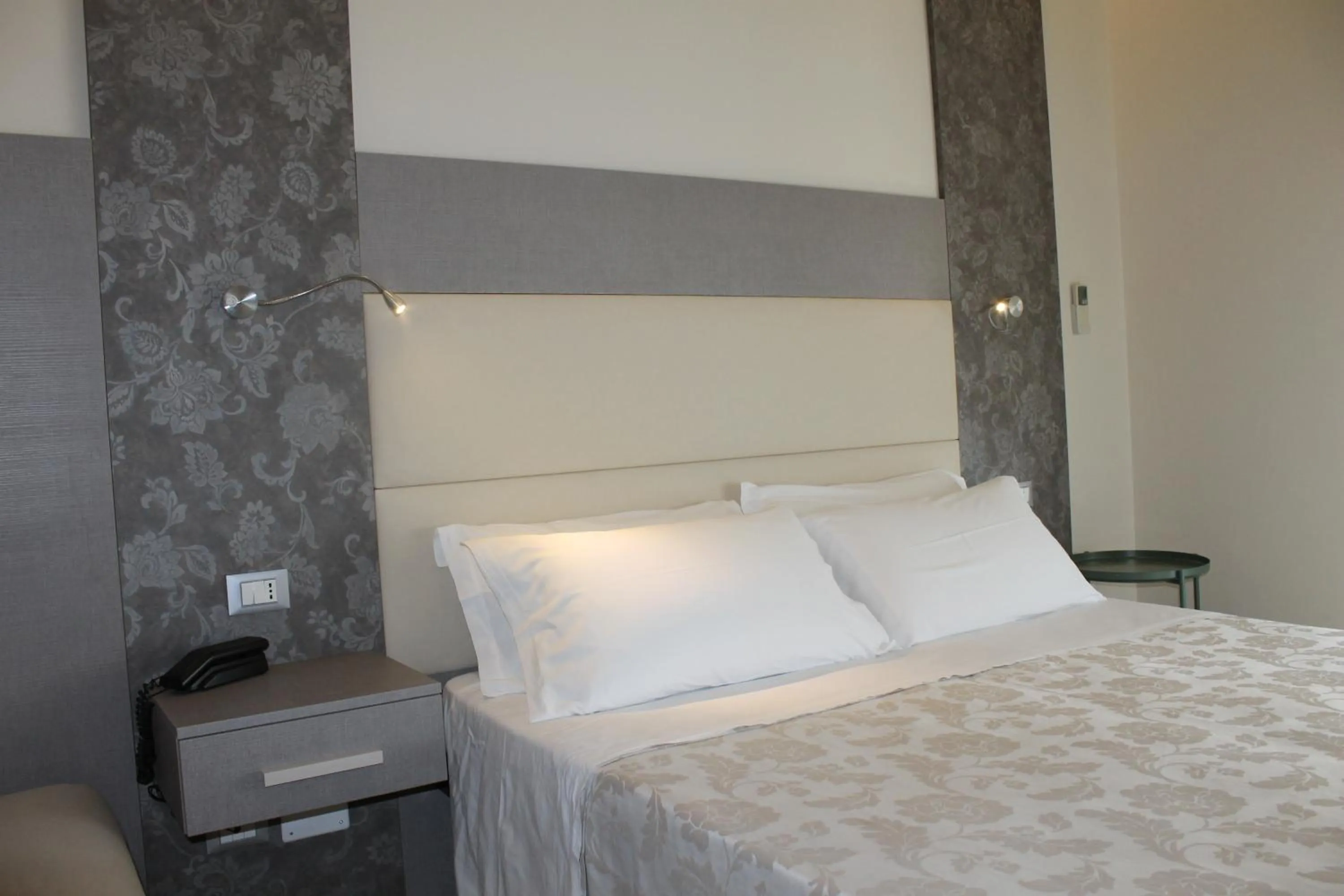 Bed in Hotel Astor B&B