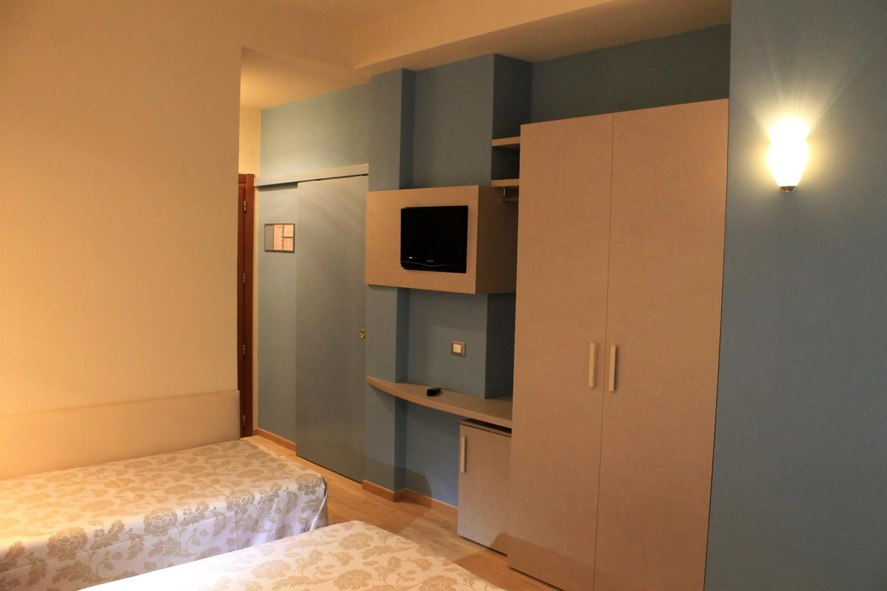 TV and multimedia, Bed in Hotel Astor B&B