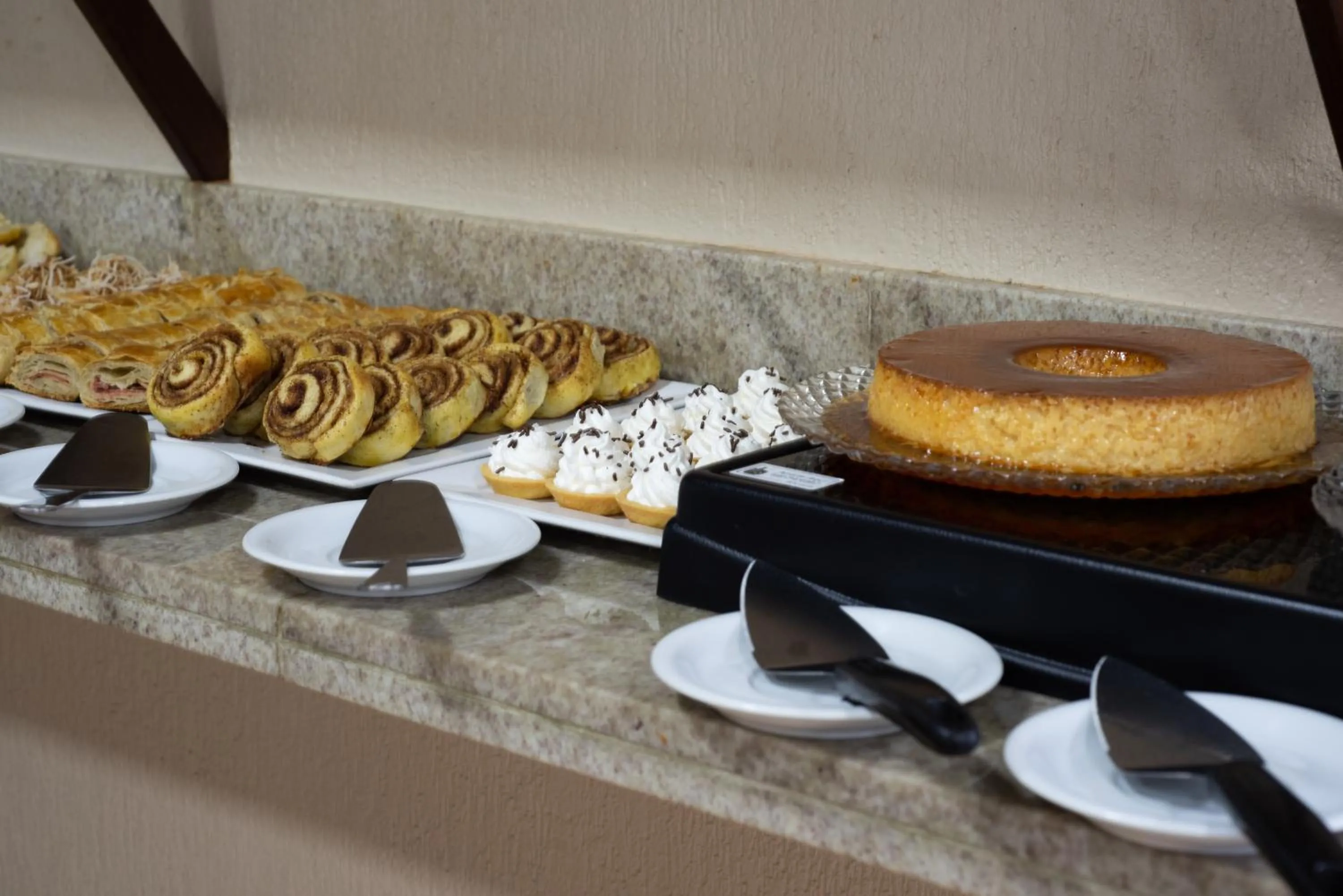 Restaurant/places to eat in Pousada Lua Bela