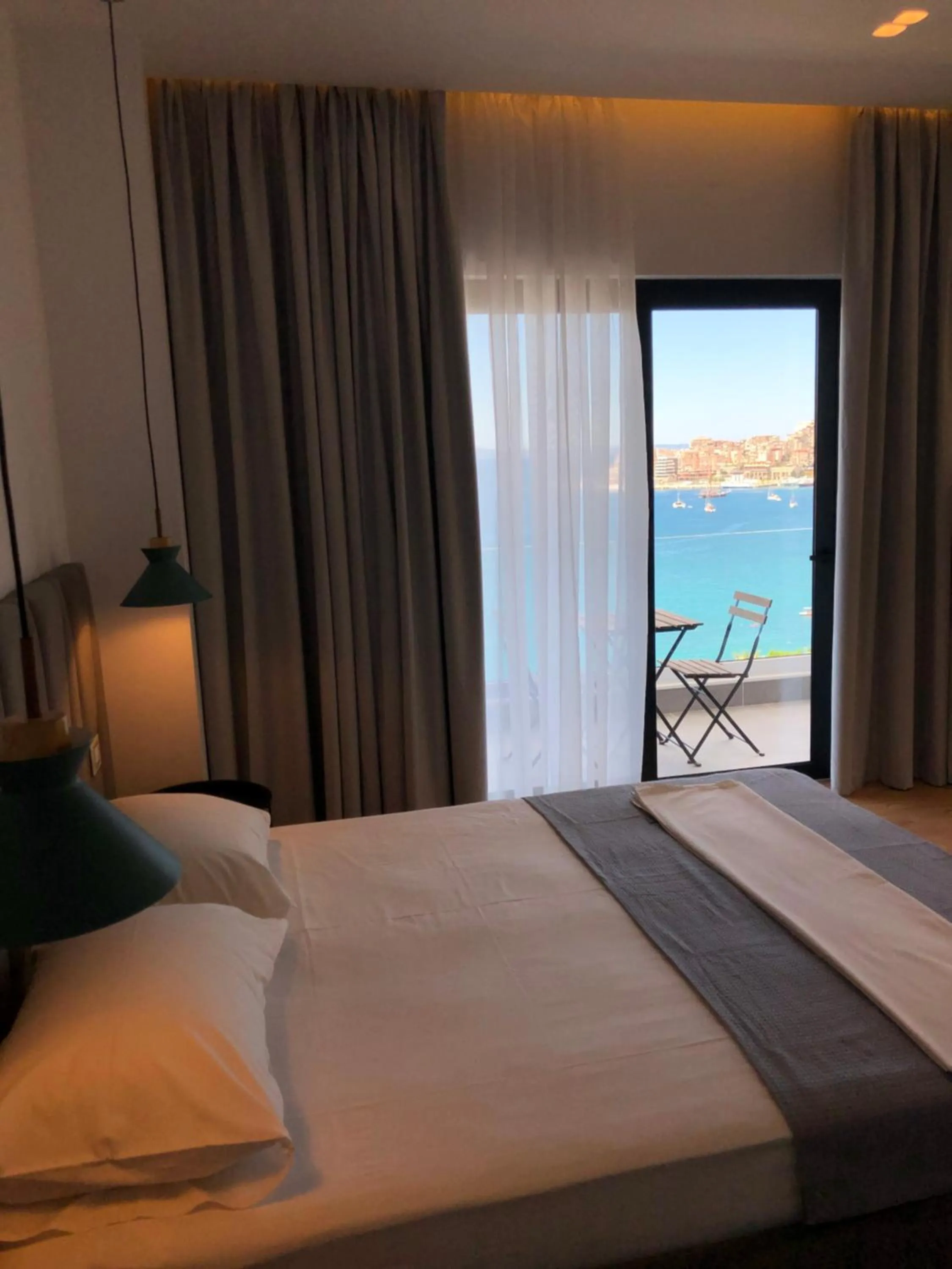 Bed in Kanes Bohemian Boutique Hotel