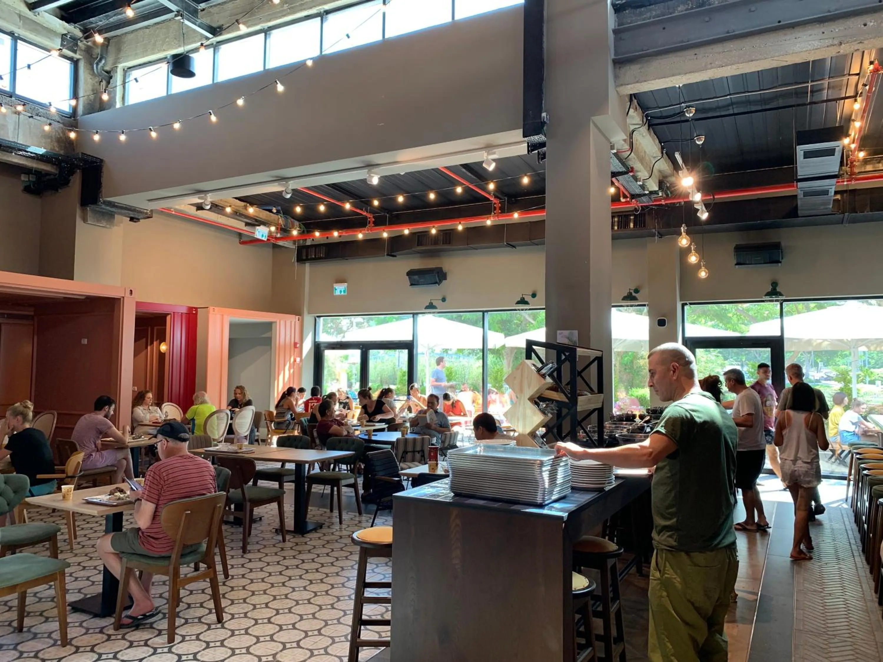 Restaurant/places to eat in The Spot Hostel