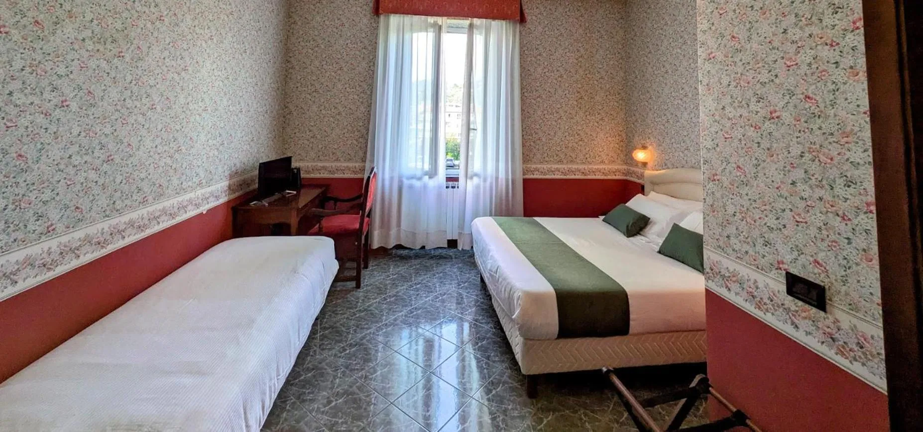 Bed in Villa Fieschi Boutique Hotel