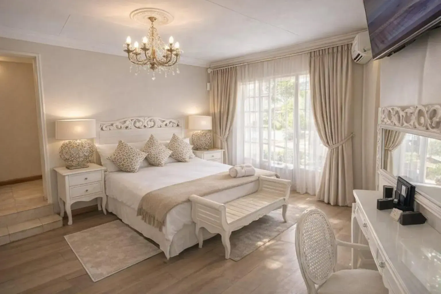 King Room in La Barune Guest House King Room in La Barune Guest House