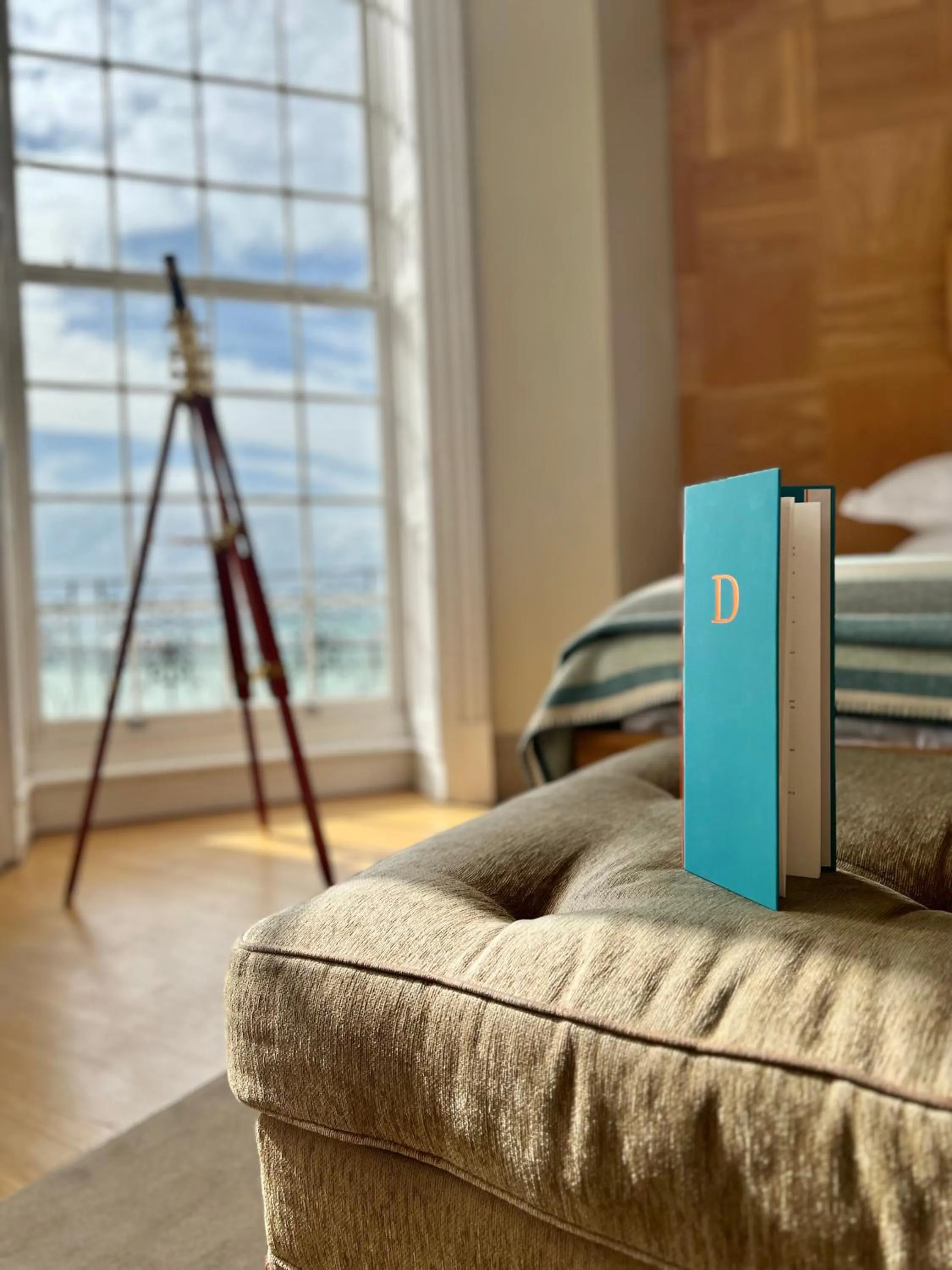 Bedroom in Drakes Hotel