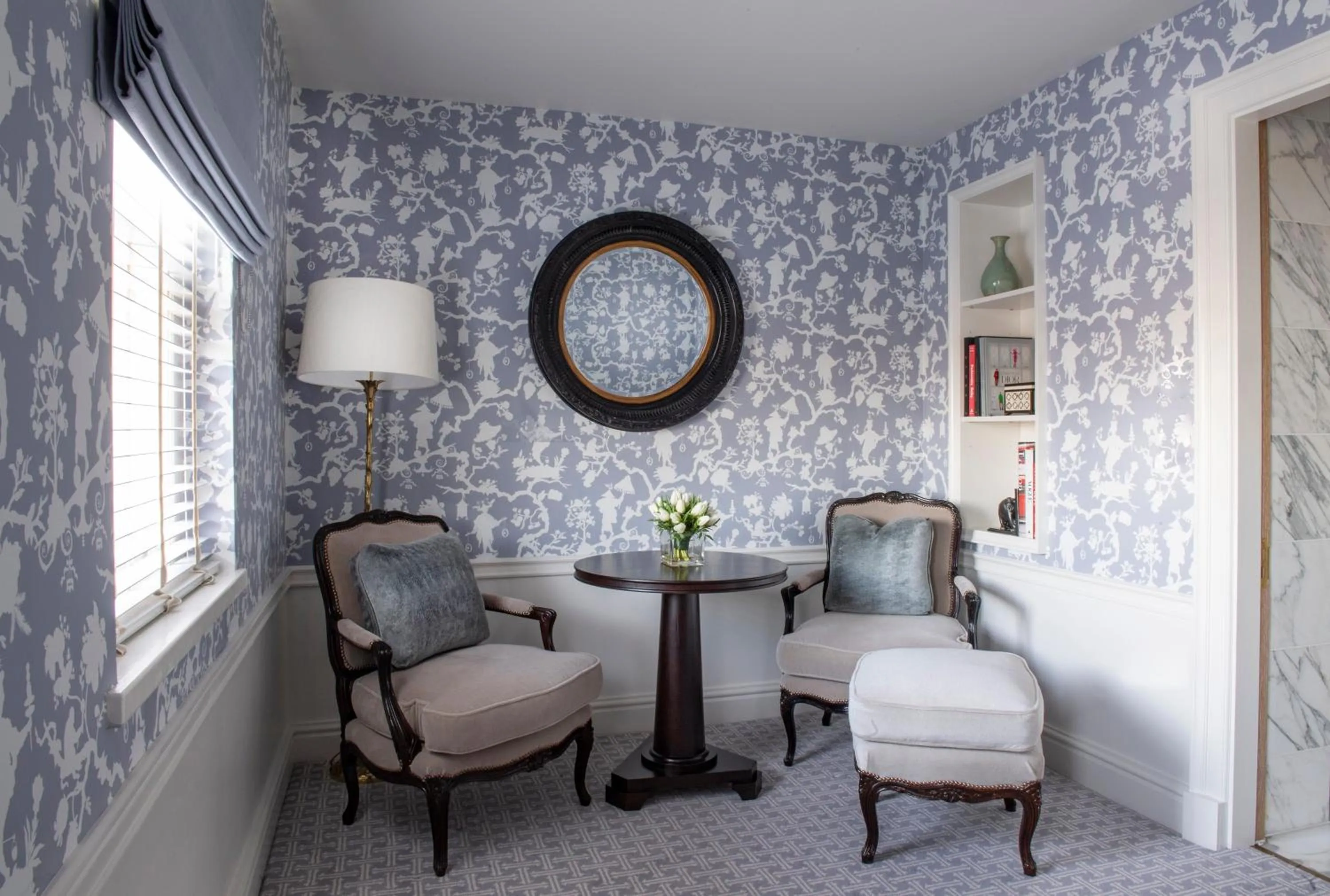 Photo of the whole room in The Kensington Hotel