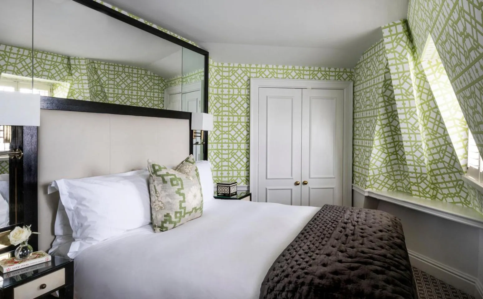 Bedroom, Bed in The Kensington Hotel