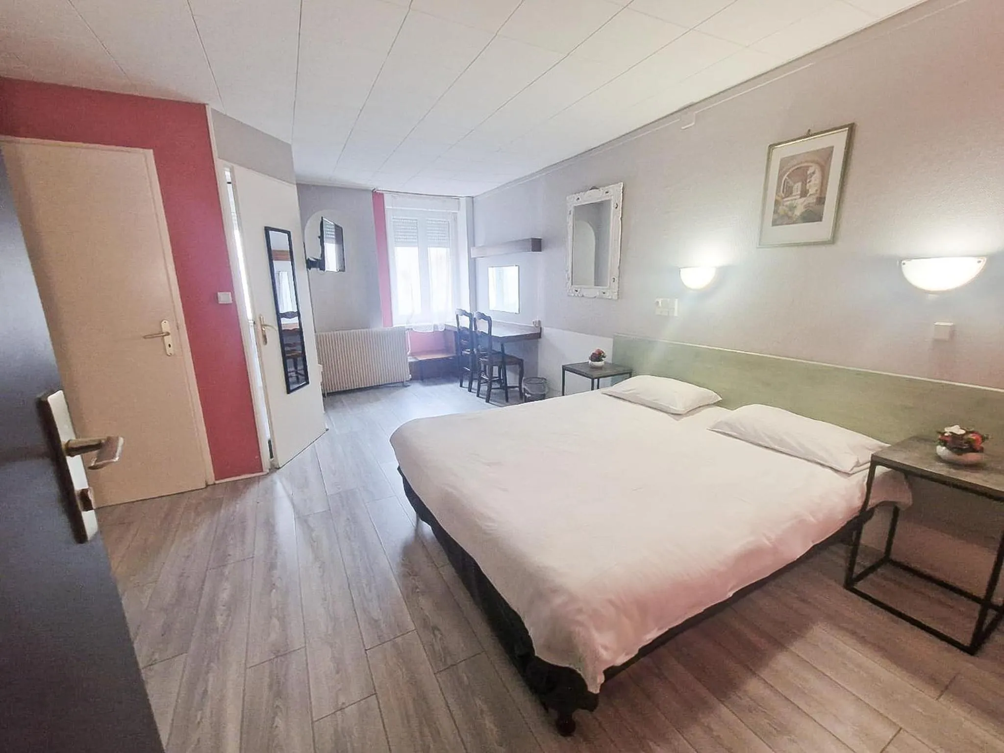 Bedroom, Bed in Hotel de l'Academie Place Stanislas, Nancy Centre , Gare et Congrés