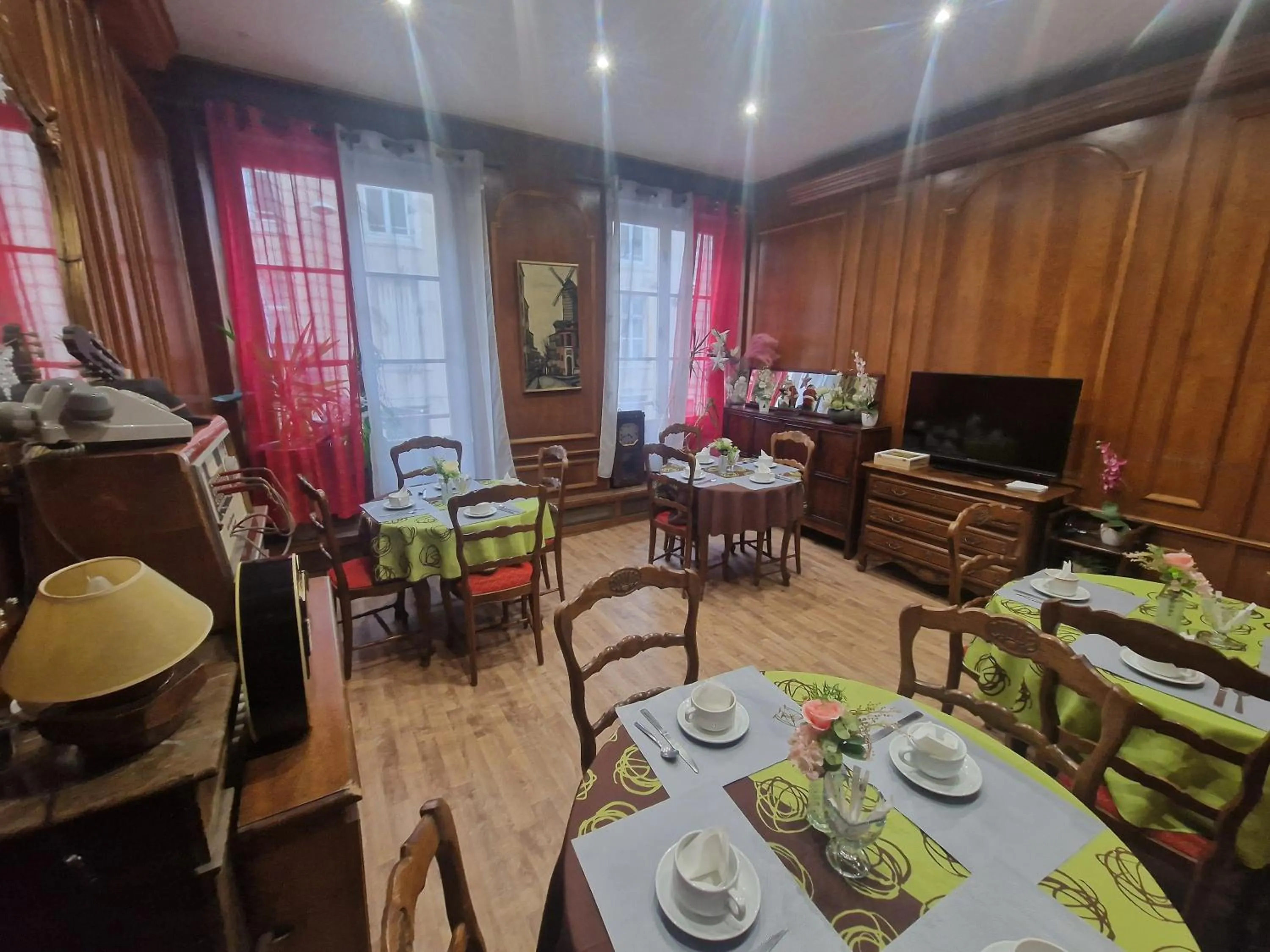 Breakfast in Hotel de l'Academie Place Stanislas, Nancy Centre , Gare et Congrés