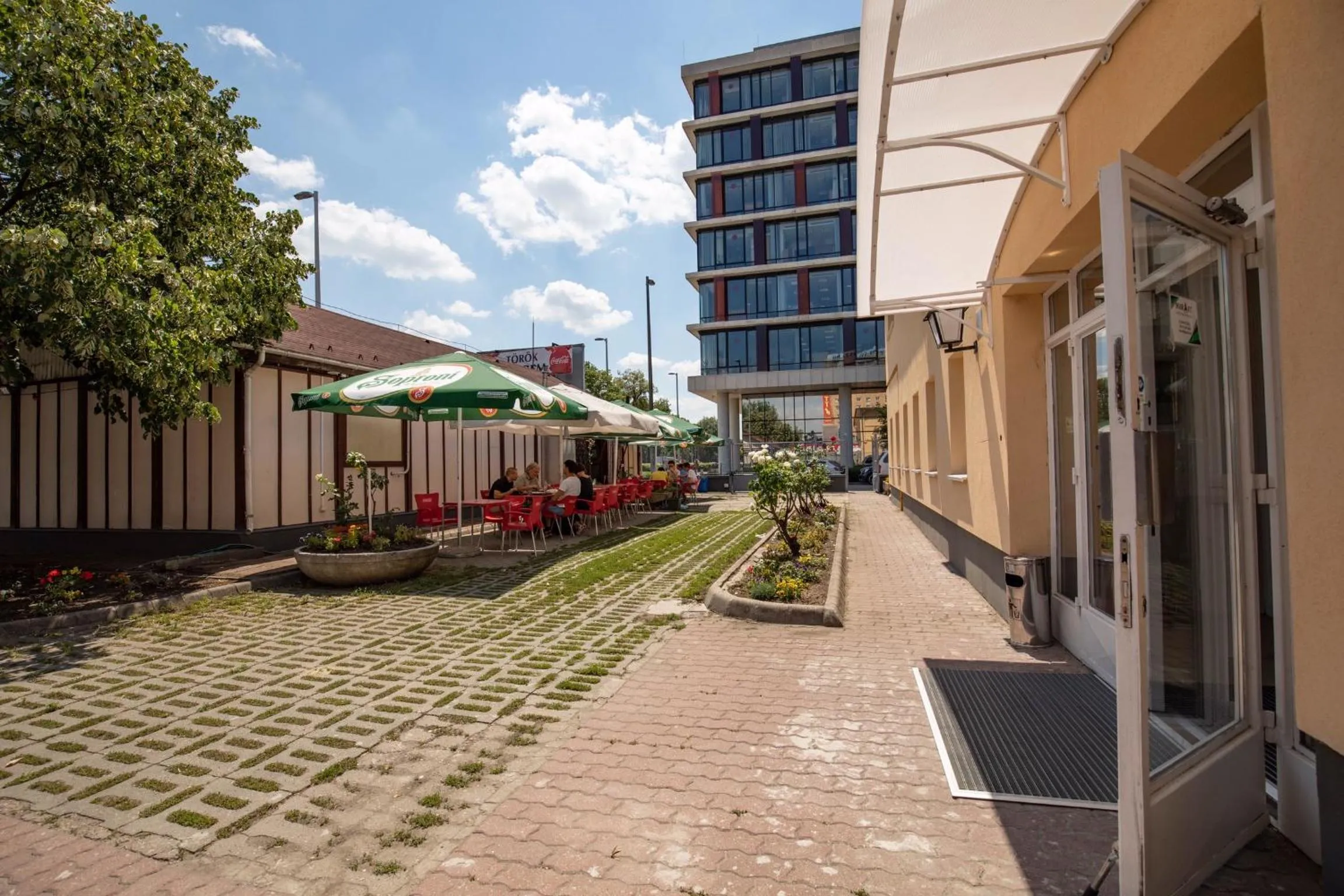 Property building in Népliget Hotel