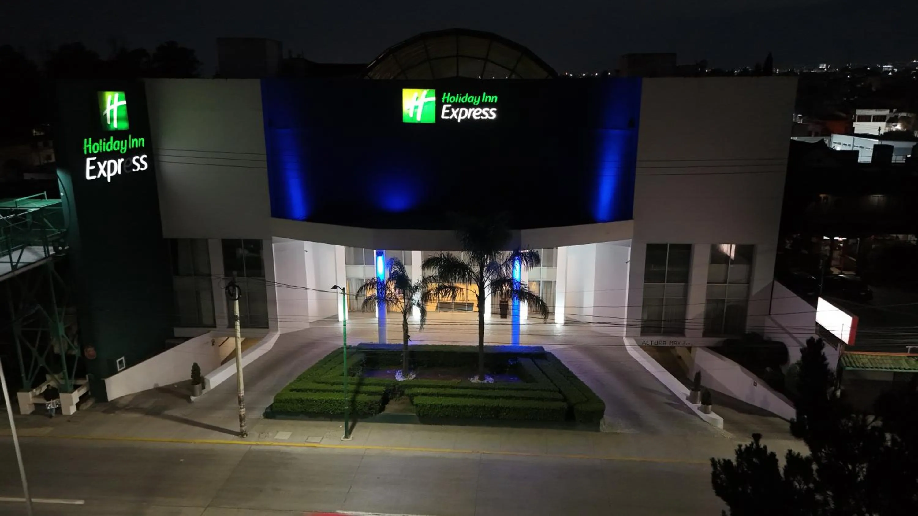 Facade/entrance in Holiday Inn Express Toluca by IHG