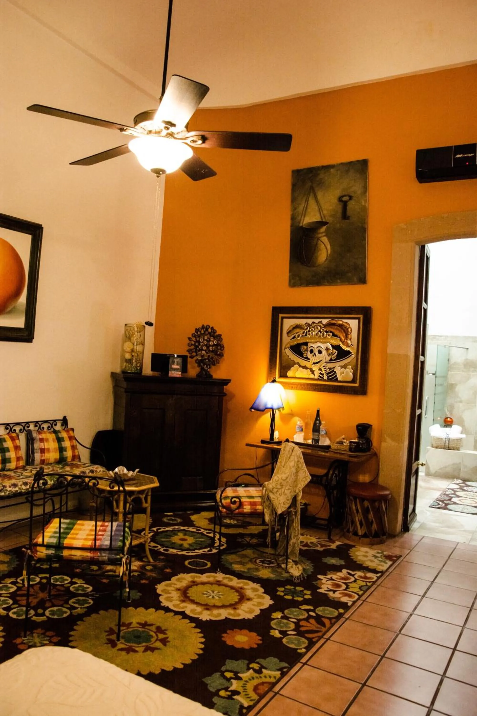 Photo of the whole room in La Casona de Tete